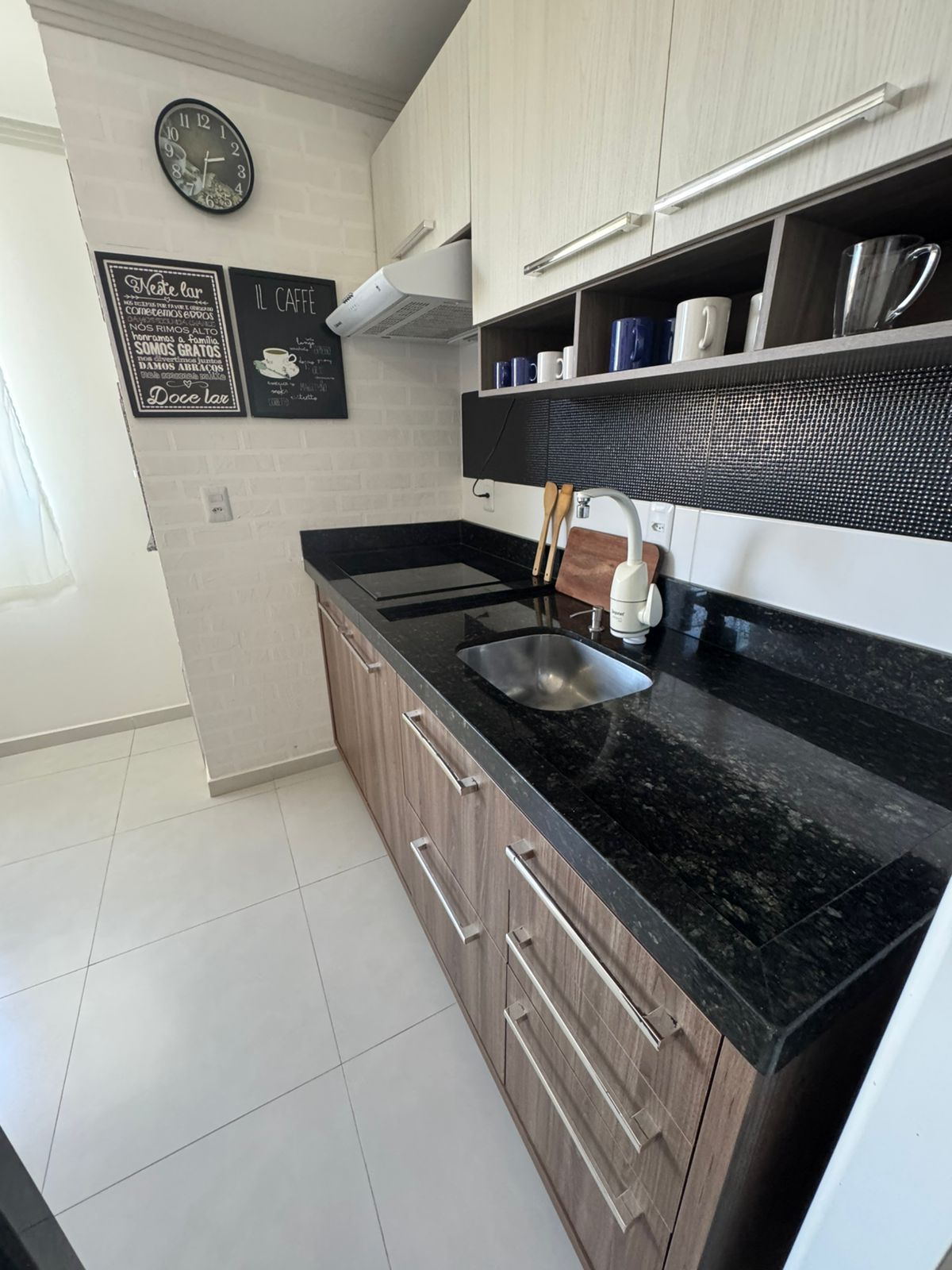 Apartamento mobiliado e decorado a 550m da Praia do Cerro para Locação