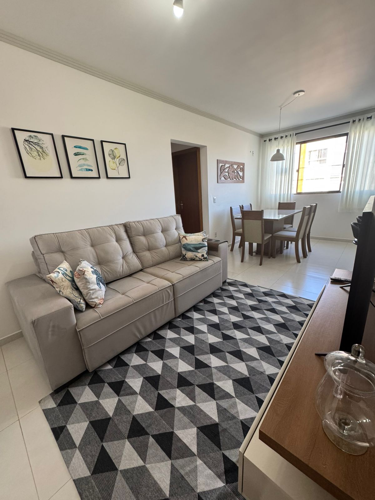 Apartamento mobiliado e decorado a 550m da Praia do Cerro para Locação