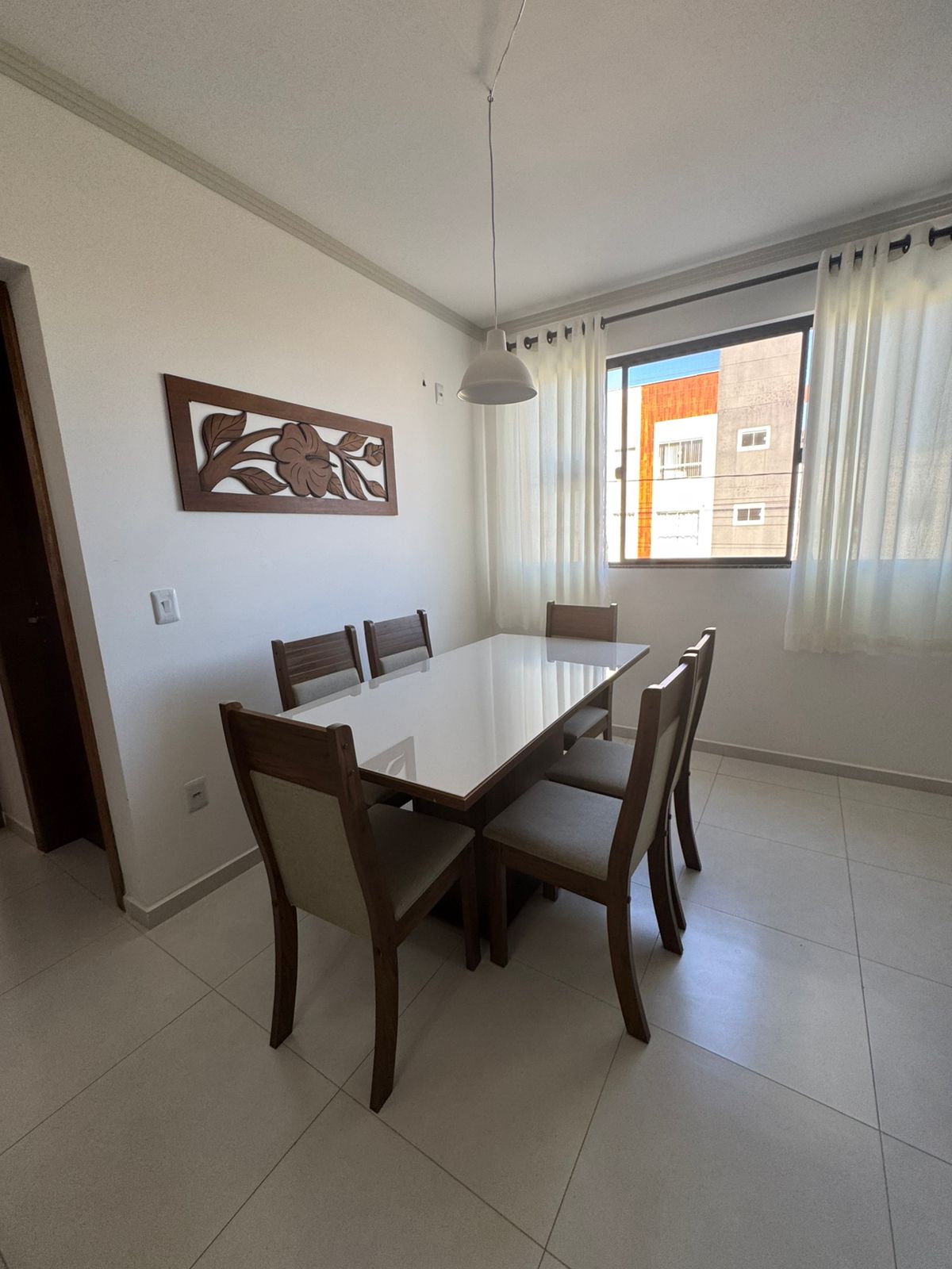 Apartamento mobiliado e decorado a 550m da Praia do Cerro para Locação