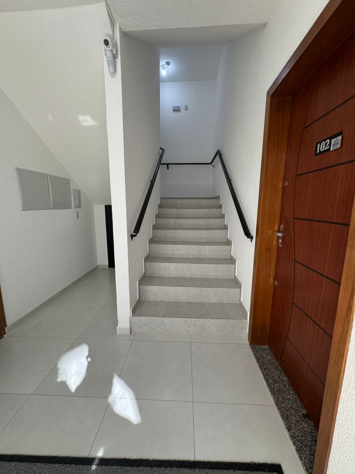 Apartamento mobiliado e decorado a 550m da Praia do Cerro para Locação
