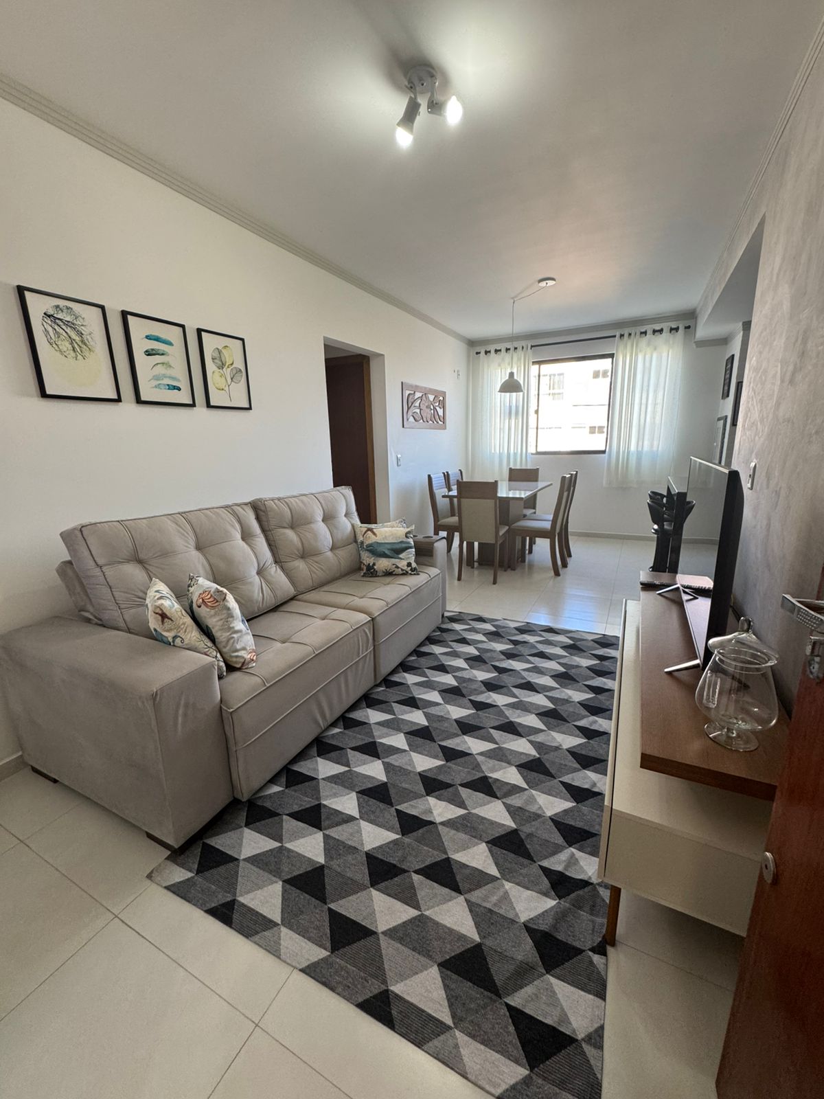 Apartamento mobiliado e decorado a 550m da Praia do Cerro para Locação