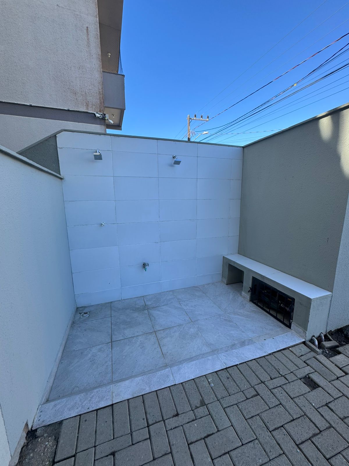 Apartamento mobiliado e decorado a 550m da Praia do Cerro para Locação