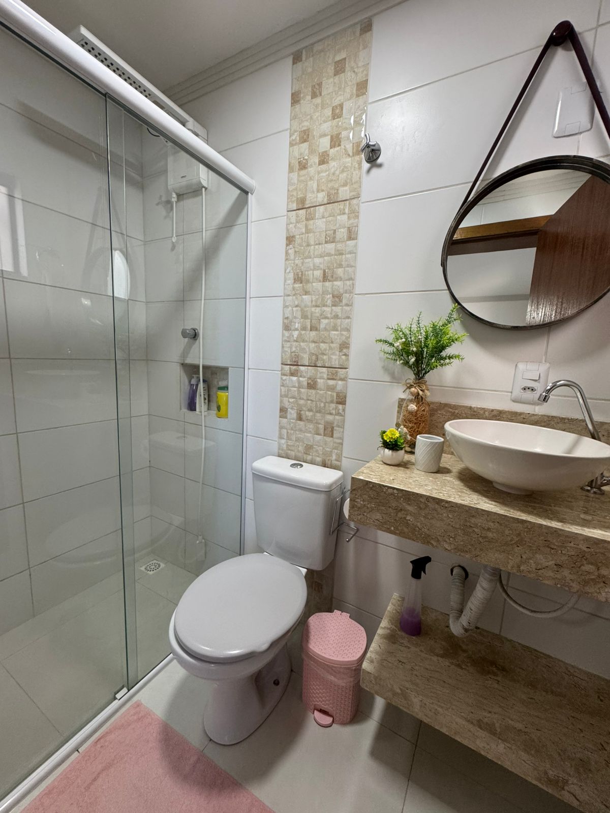 Apartamento mobiliado e decorado a 550m da Praia do Cerro
