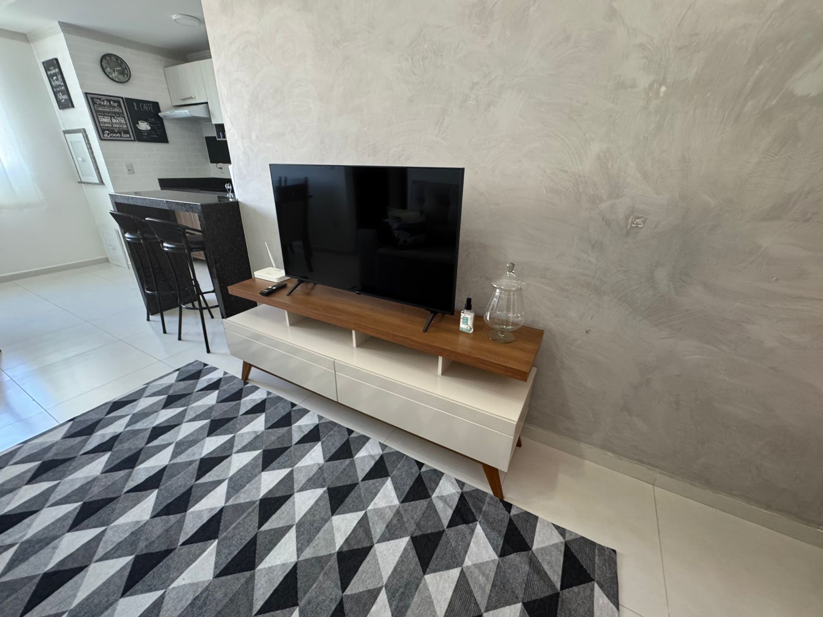 Apartamento mobiliado e decorado a 550m da Praia do Cerro