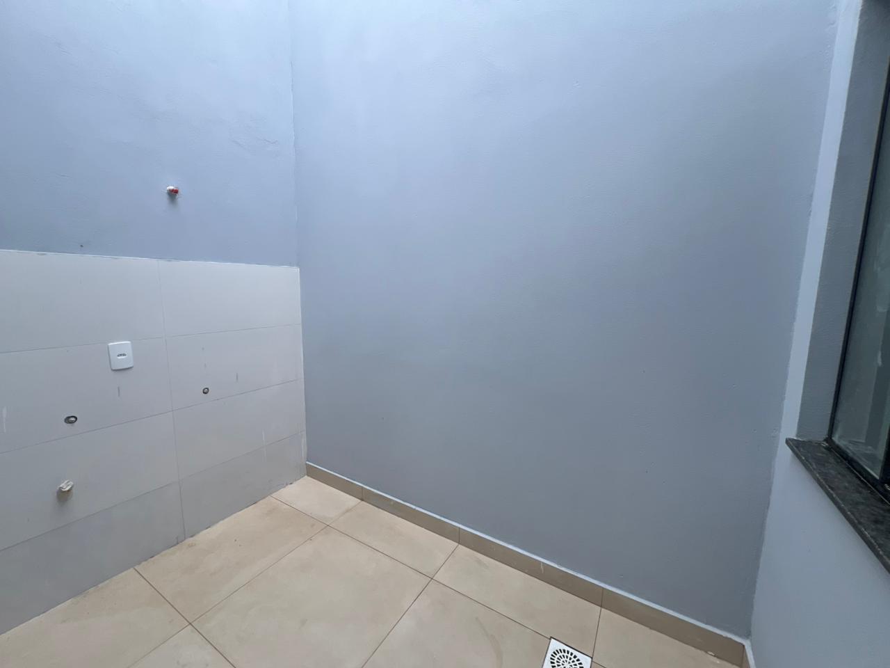 Casa espaçosa com 2 dormitórios em Itajuba - Rua Pavimentada!