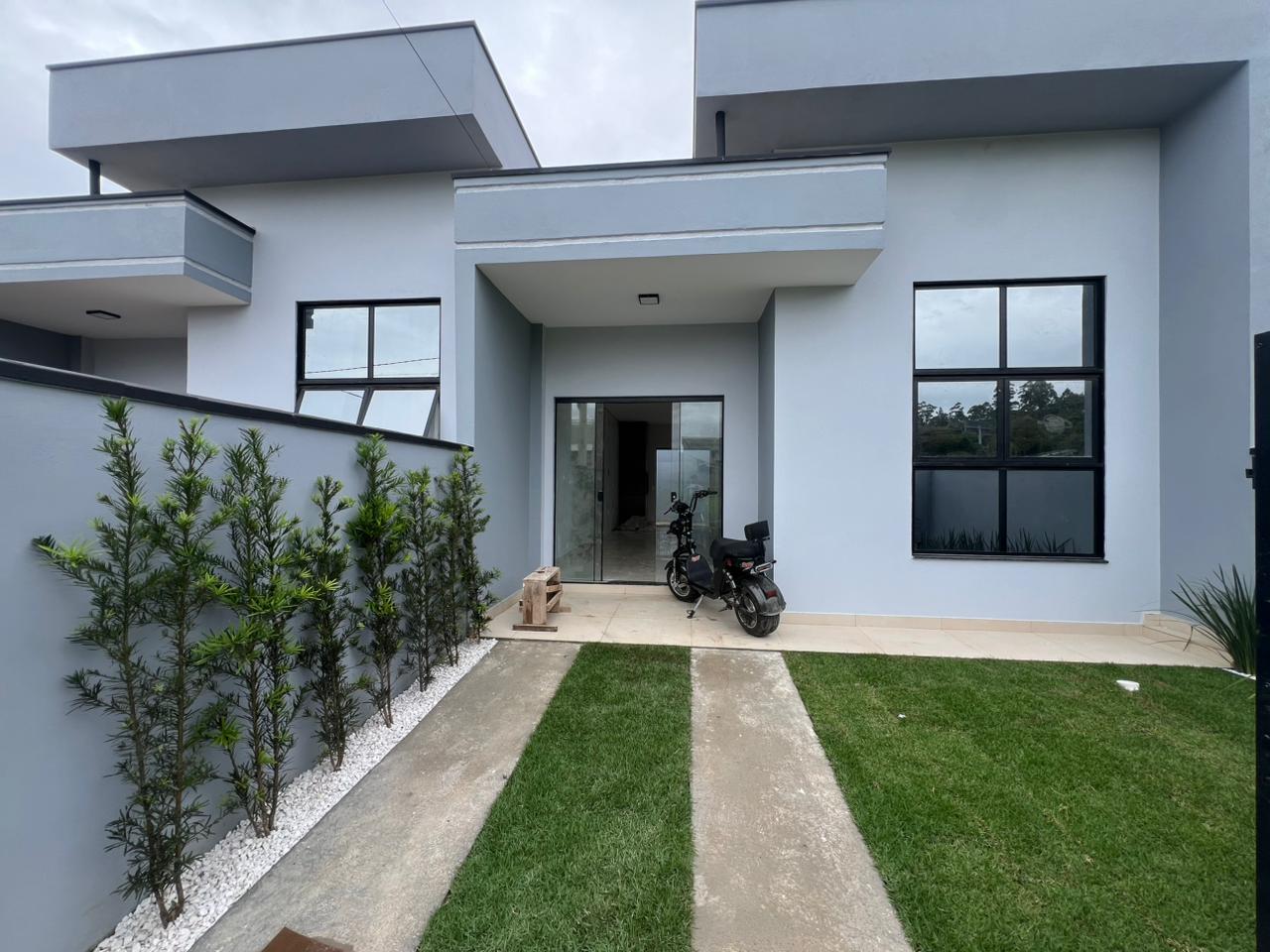 Casa espaçosa com 2 dormitórios em Itajuba - Rua Pavimentada!