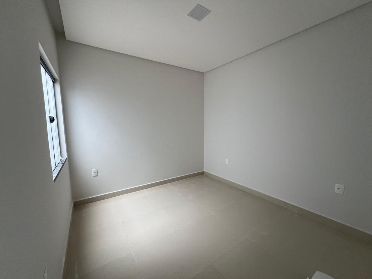 Casa espaçosa com 2 dormitórios em Itajuba - Rua Pavimentada!