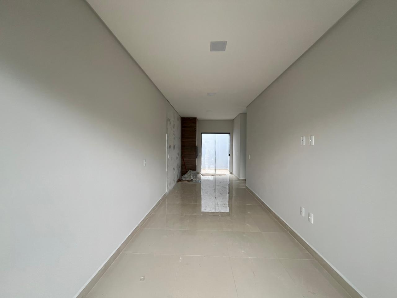 Casa espaçosa com 2 dormitórios em Itajuba - Rua Pavimentada!