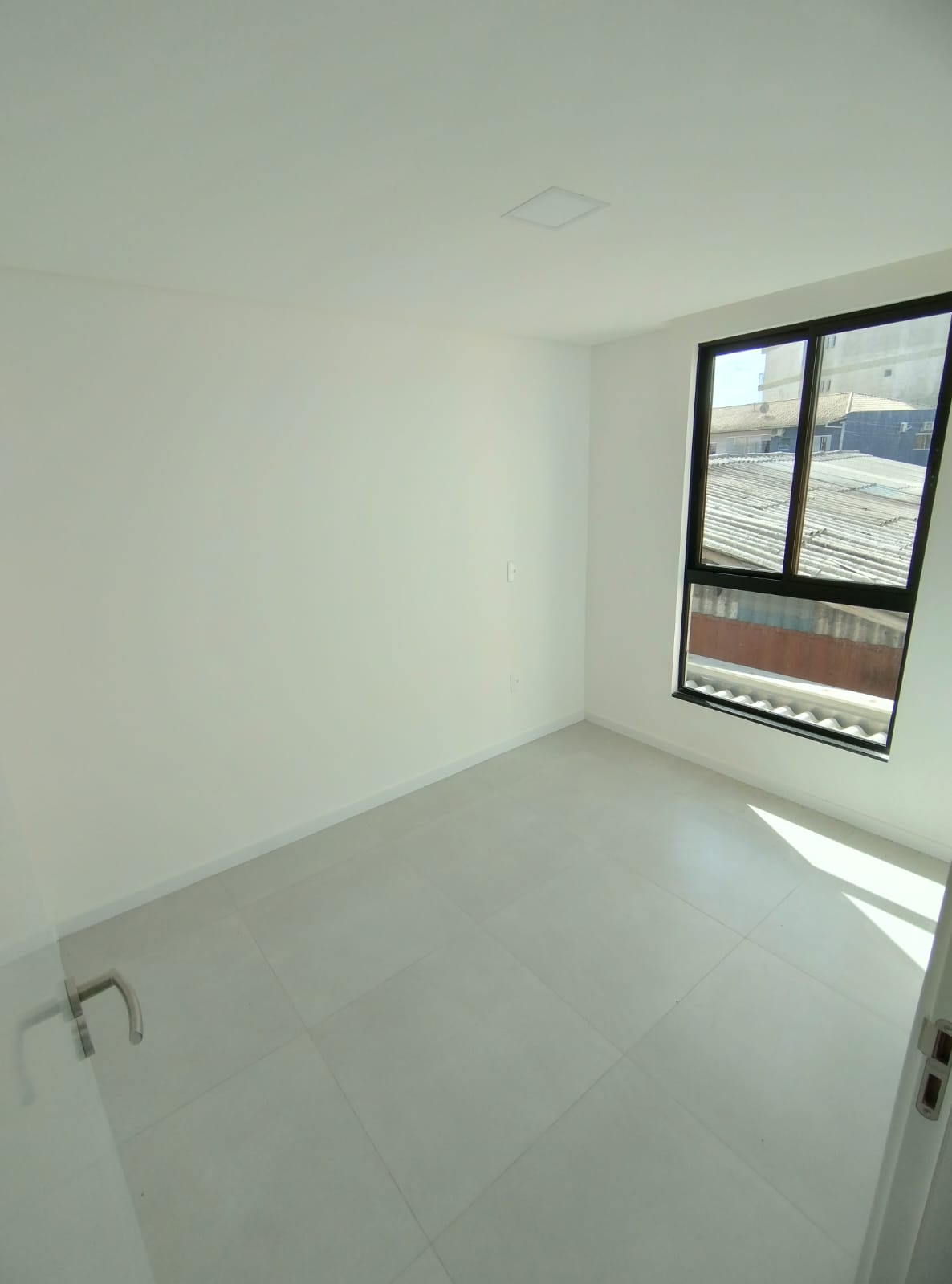 APARTAMENTO QUADRA MAR EM BARRRA VELHA, 100 M DO MAR! - ÚLTIMA UNIDADE
