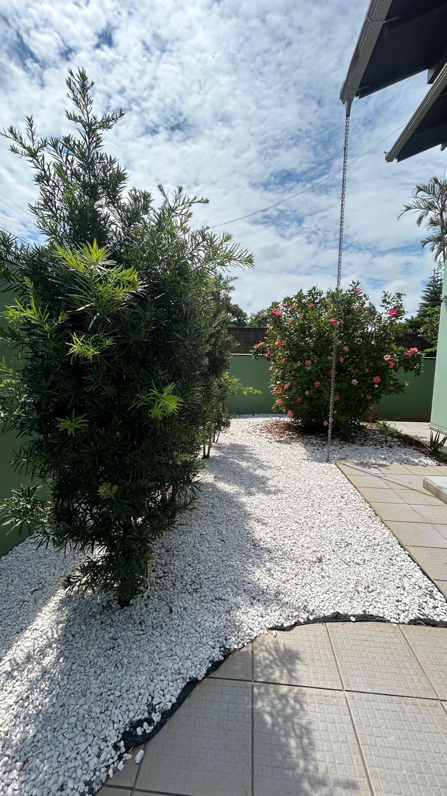 Sobrado com piscina e ampla área de lazer no Centro - Barra Velha