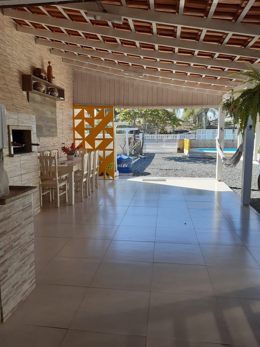 Casa de PRAIA com área de festa e PISCINA em Itajuba - Próx. ao MAR