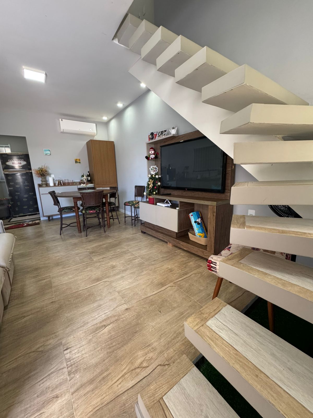 Sobrado Mobiliado com ótimo terreno a 600 m da praia!