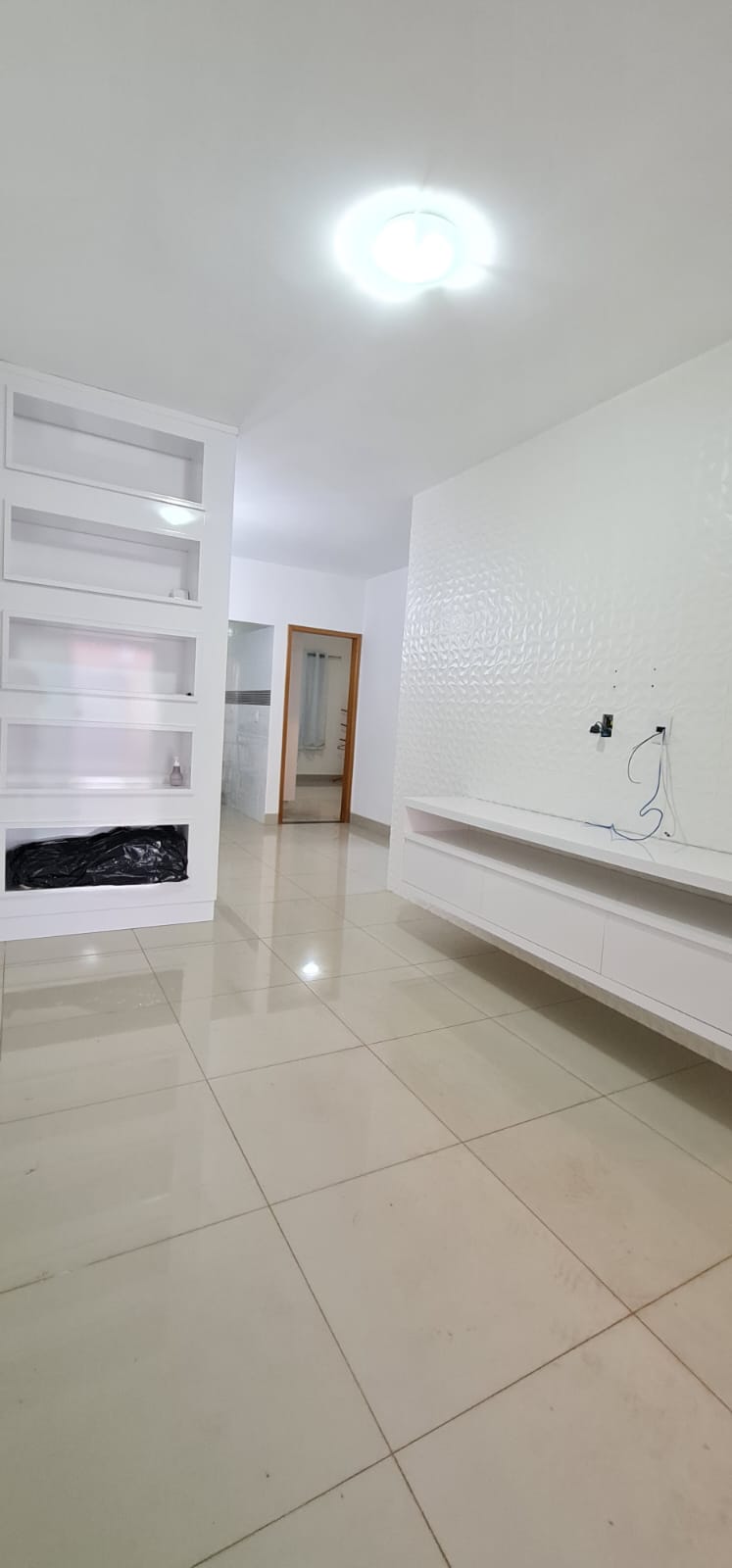 PORCELANATO, ARMÁRIOS E A SUA CHURRASQUEIRA