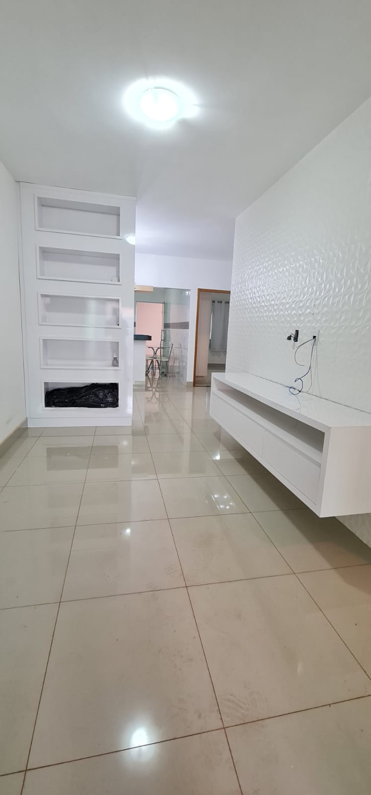 PORCELANATO, ARMÁRIOS E A SUA CHURRASQUEIRA