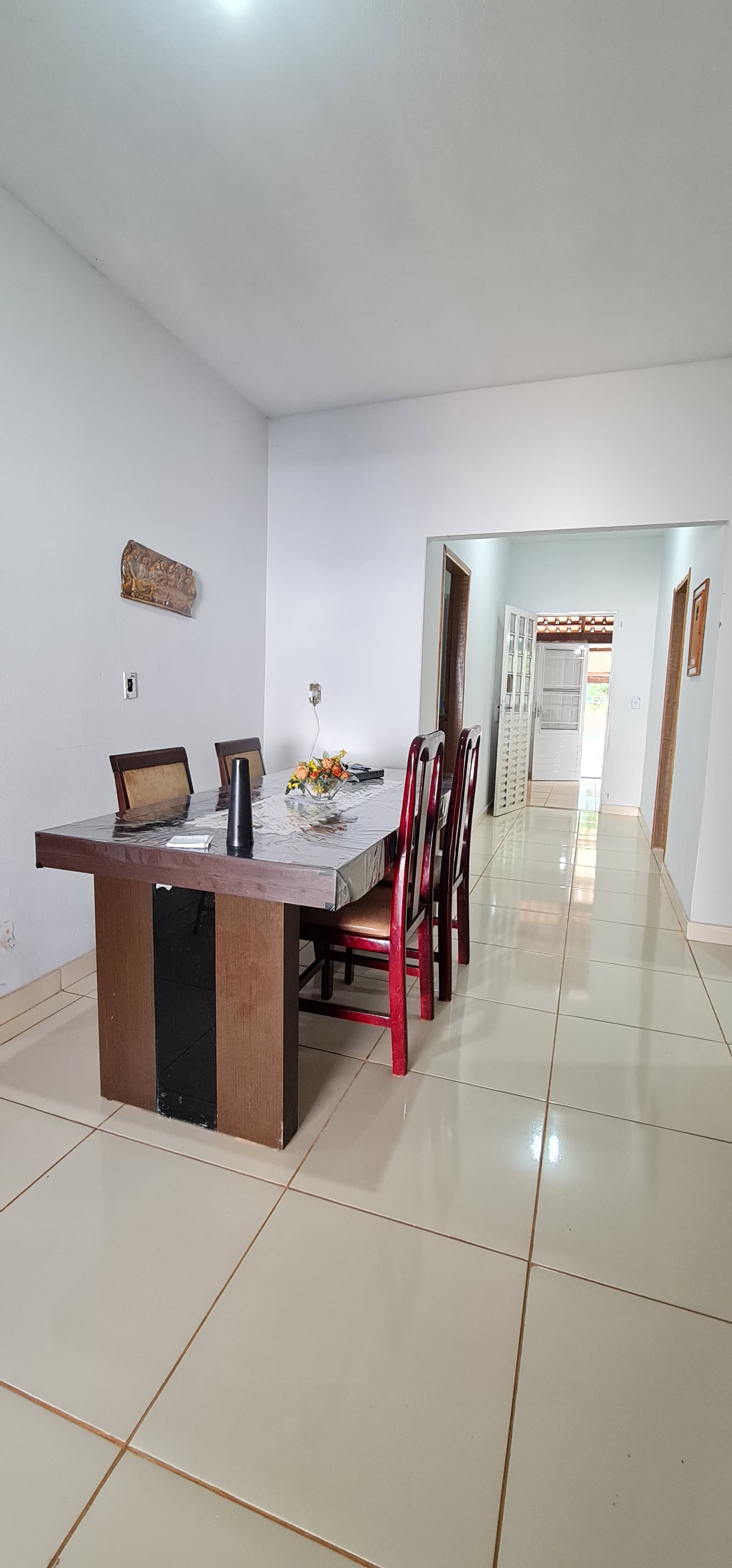*Imóvel Espaçoso com Lote de 300 Metros Quadrados*