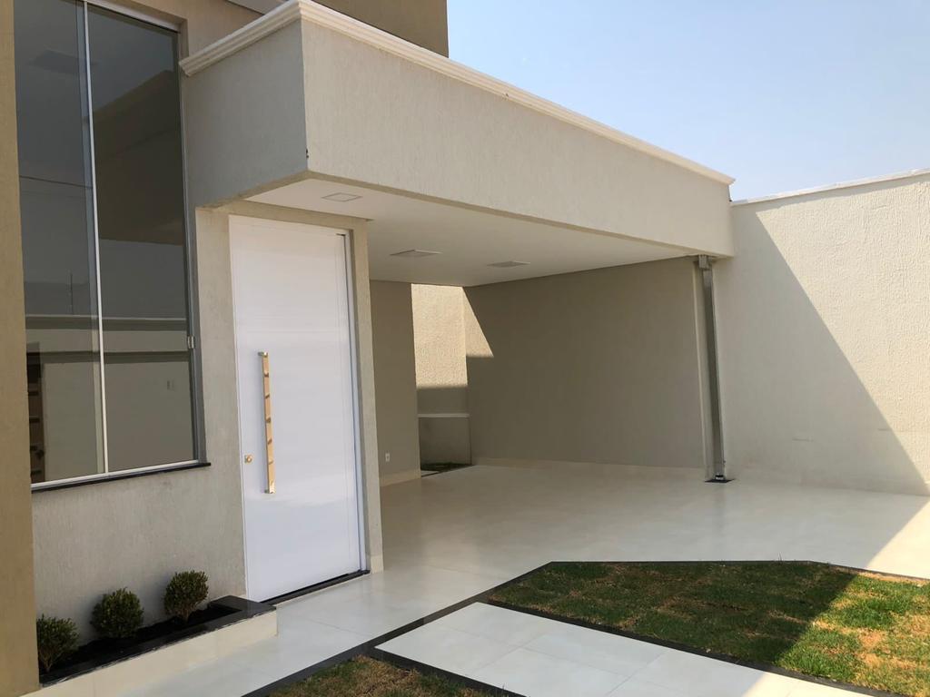 UM LUXO, PISCINA E MUITOS ARMÁRIOS