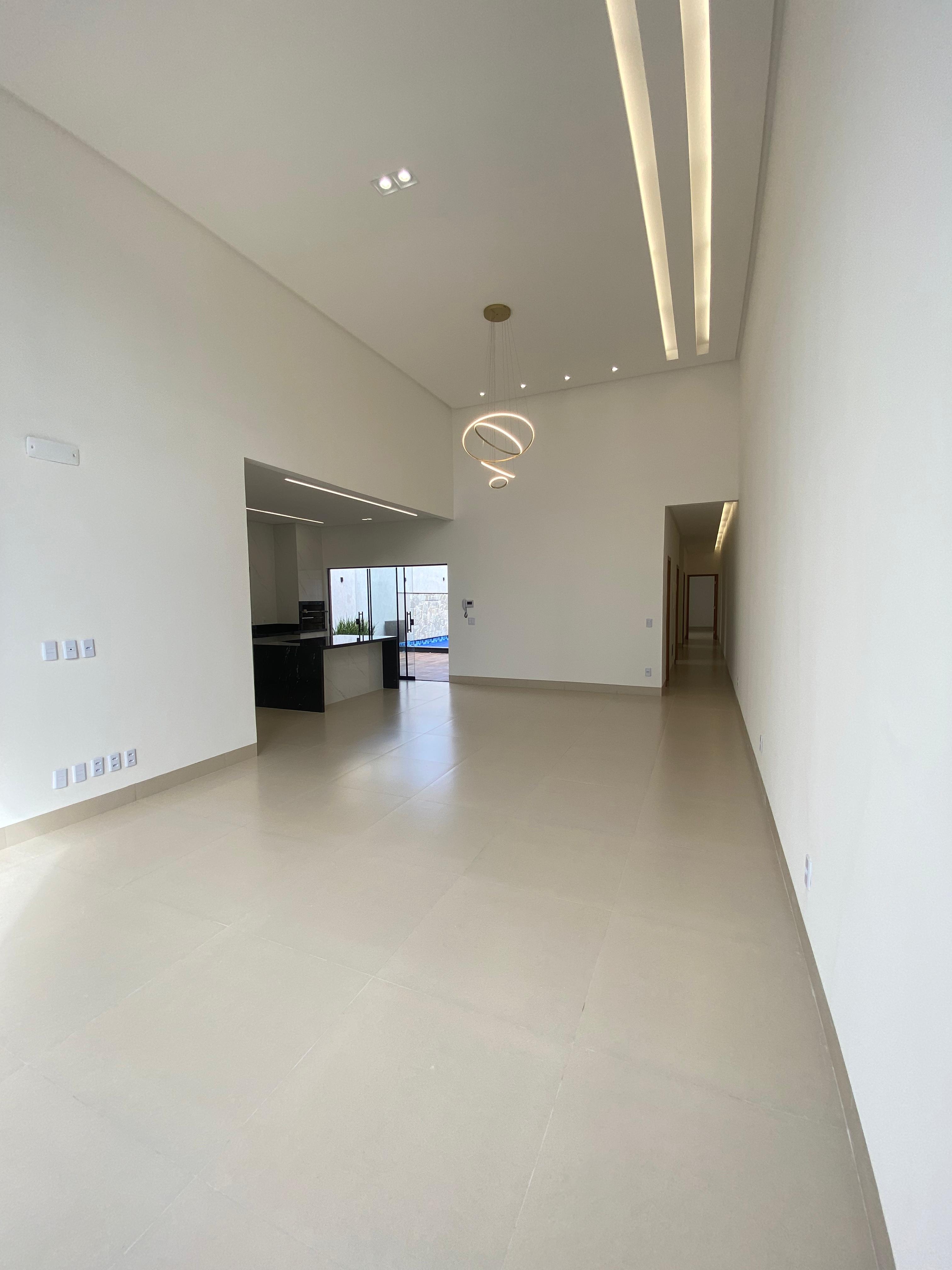 Residência de Luxo - 3 Suítes, Piscina e Área Gourmet.