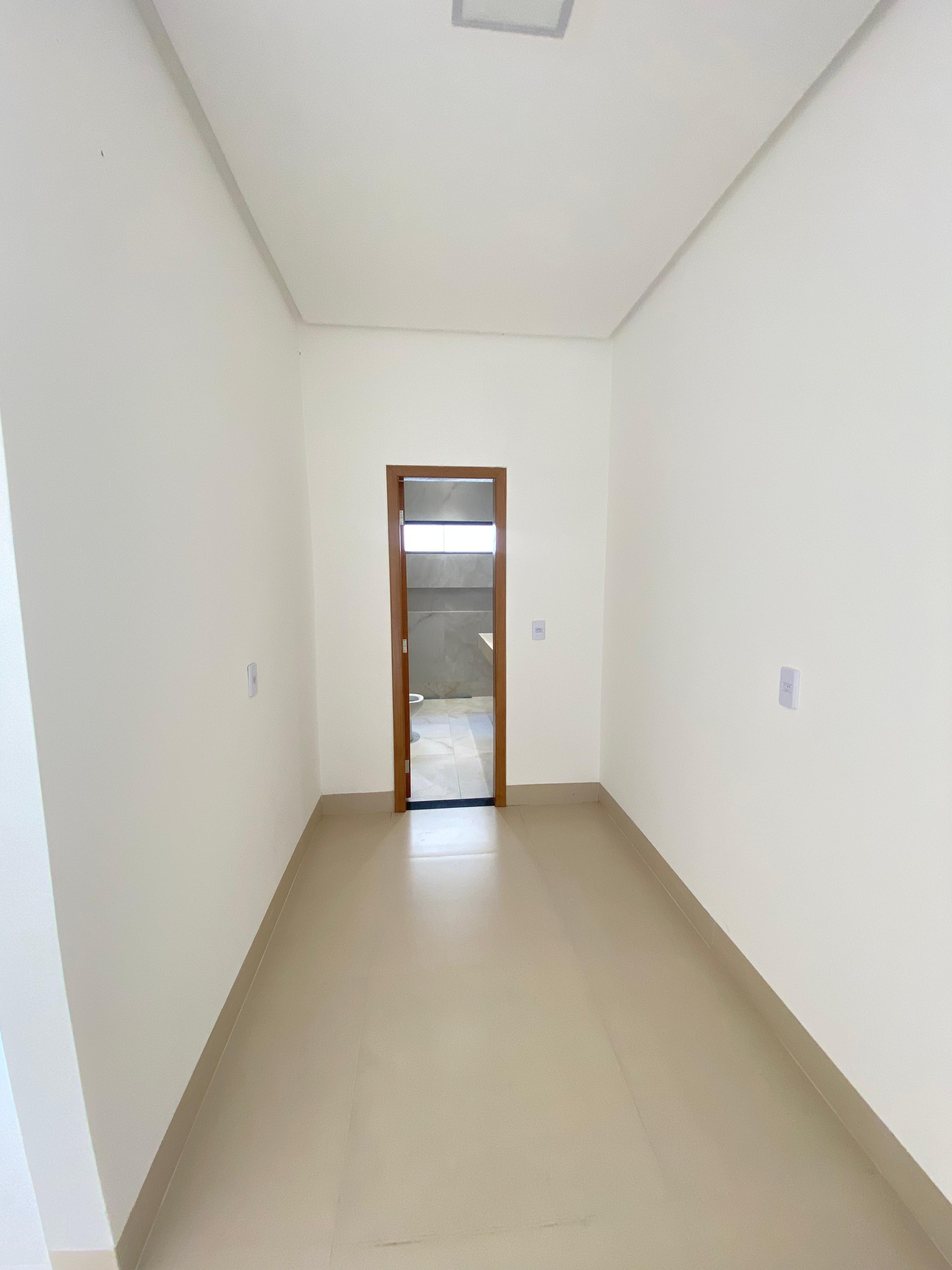 Residência de Luxo - 3 Suítes, Piscina e Área Gourmet.