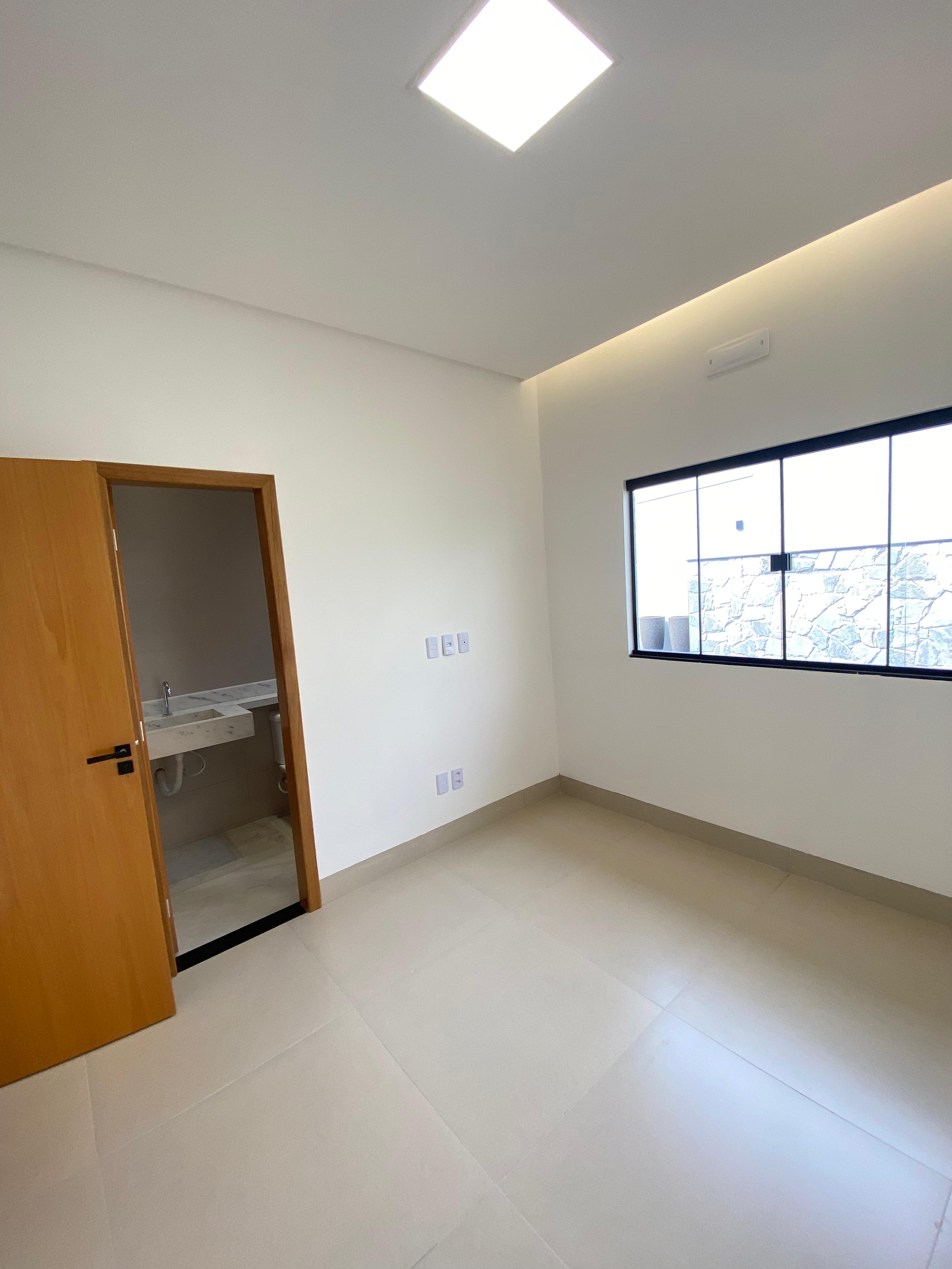 Residência de Luxo - 3 Suítes, Piscina e Área Gourmet.