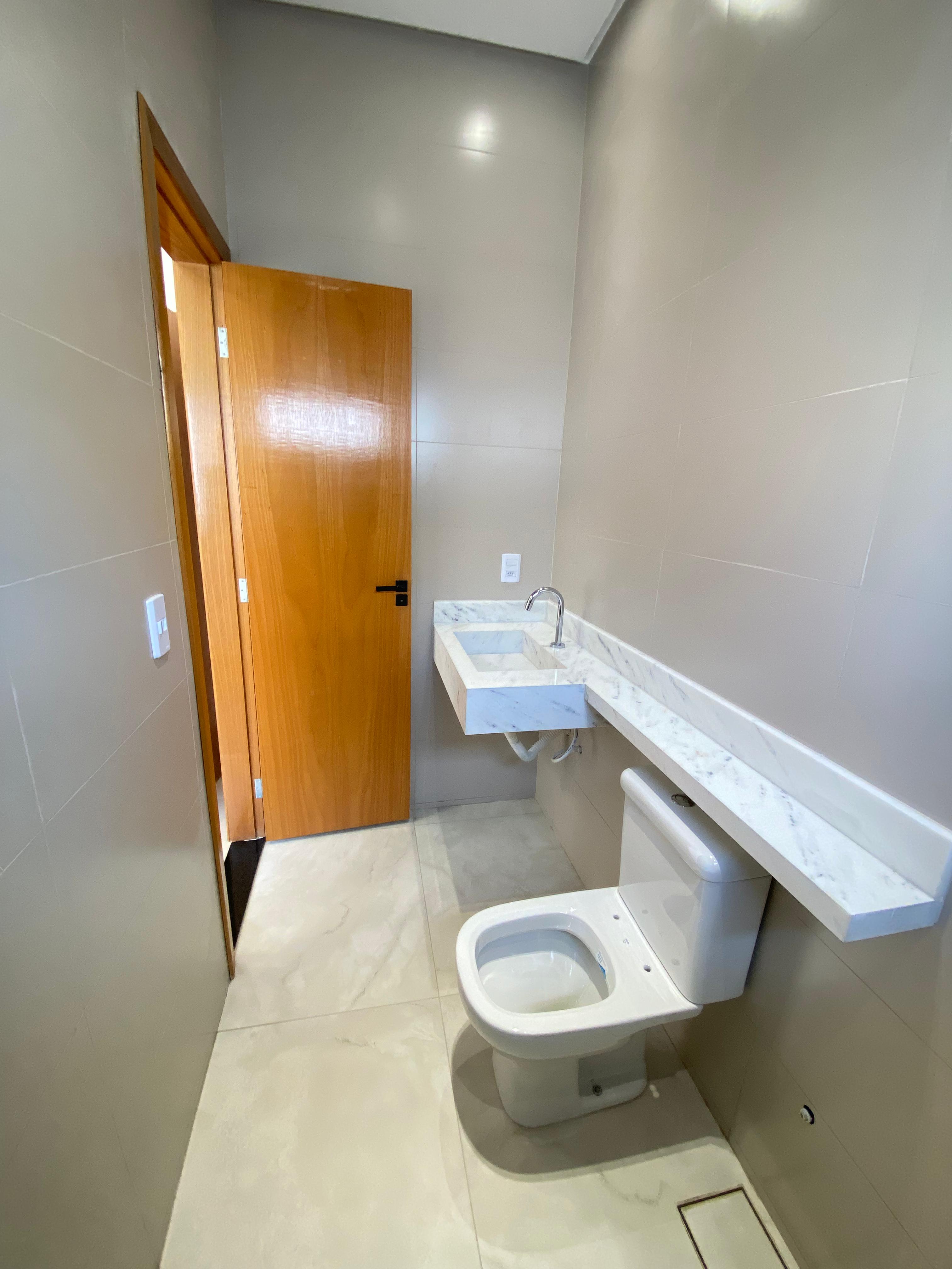 Residência de Luxo - 3 Suítes, Piscina e Área Gourmet.
