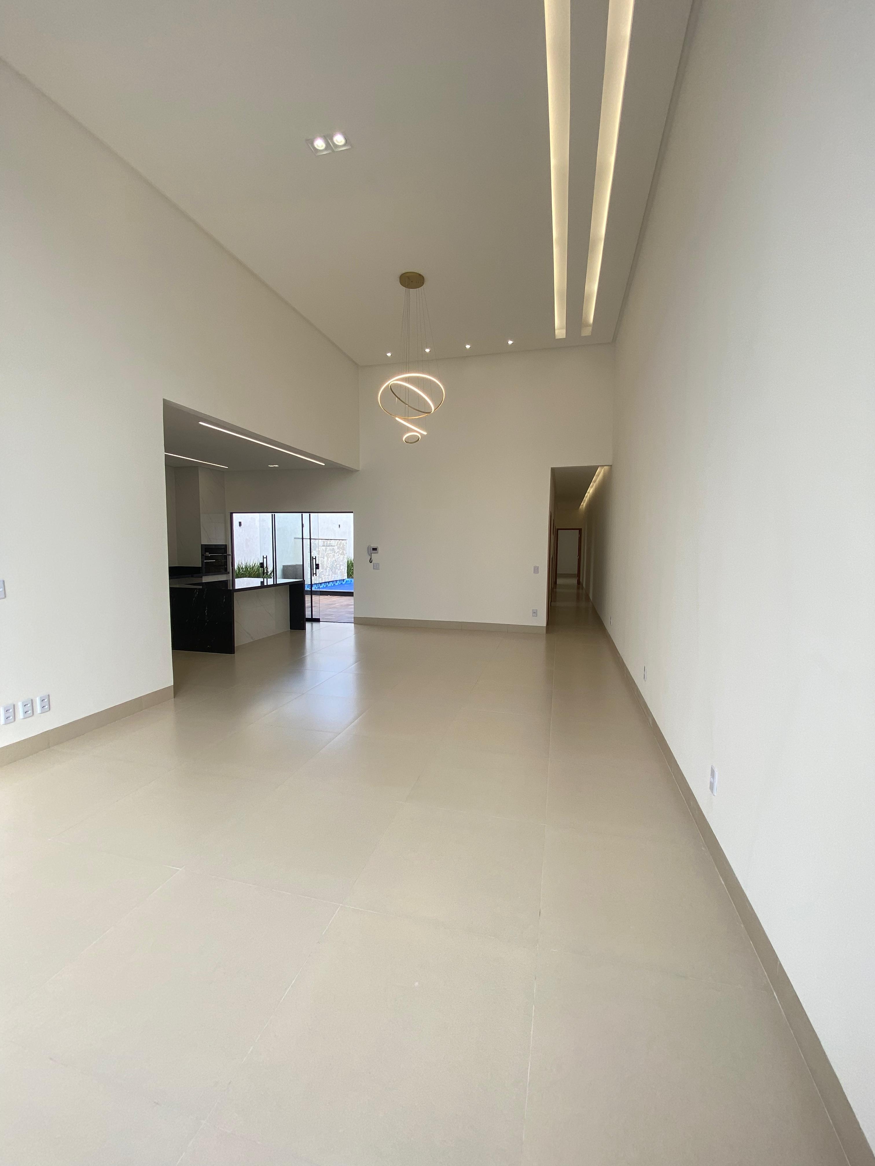 Residência de Luxo - 3 Suítes, Piscina e Área Gourmet.