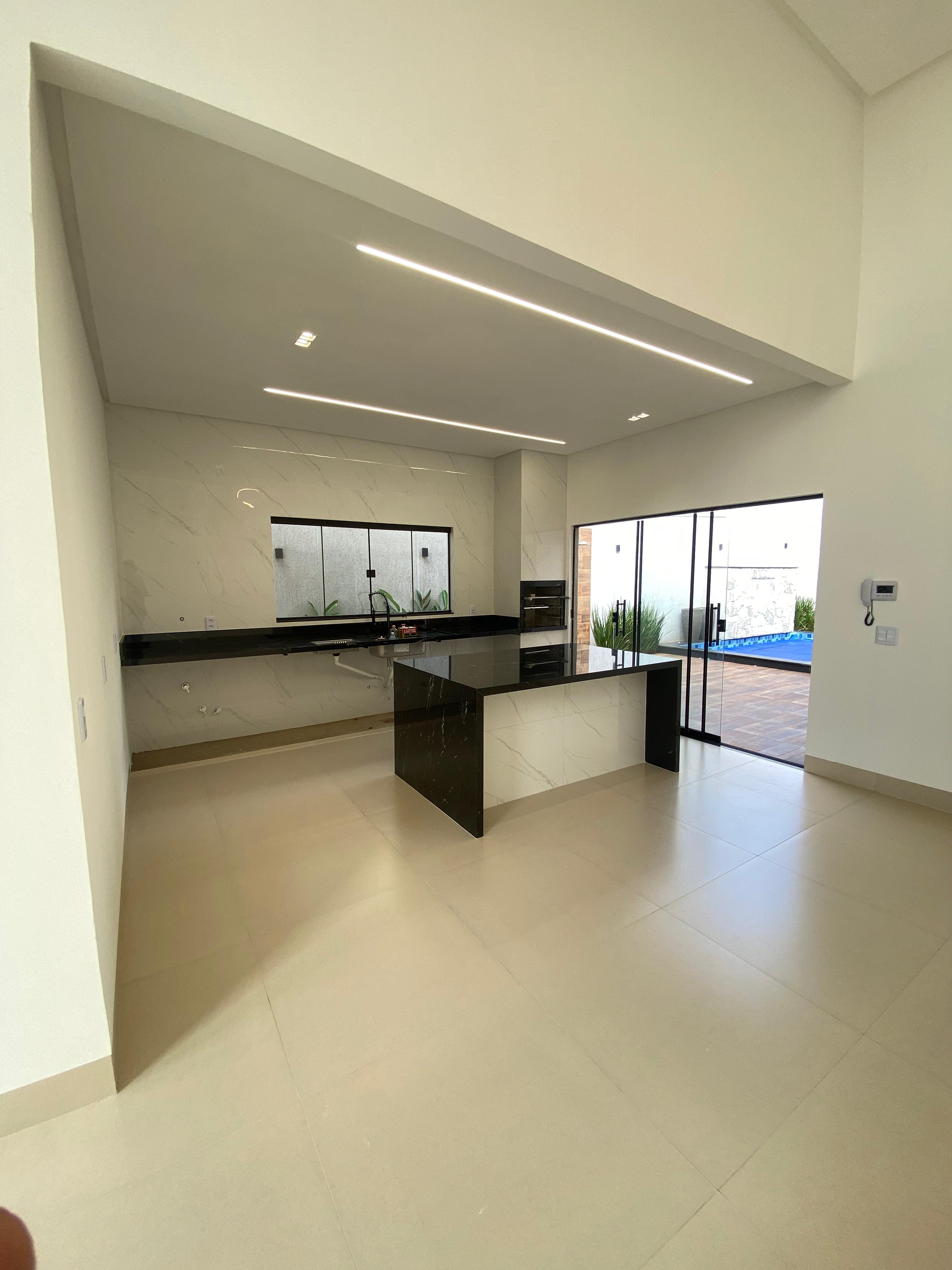 Residência de Luxo - 3 Suítes, Piscina e Área Gourmet.