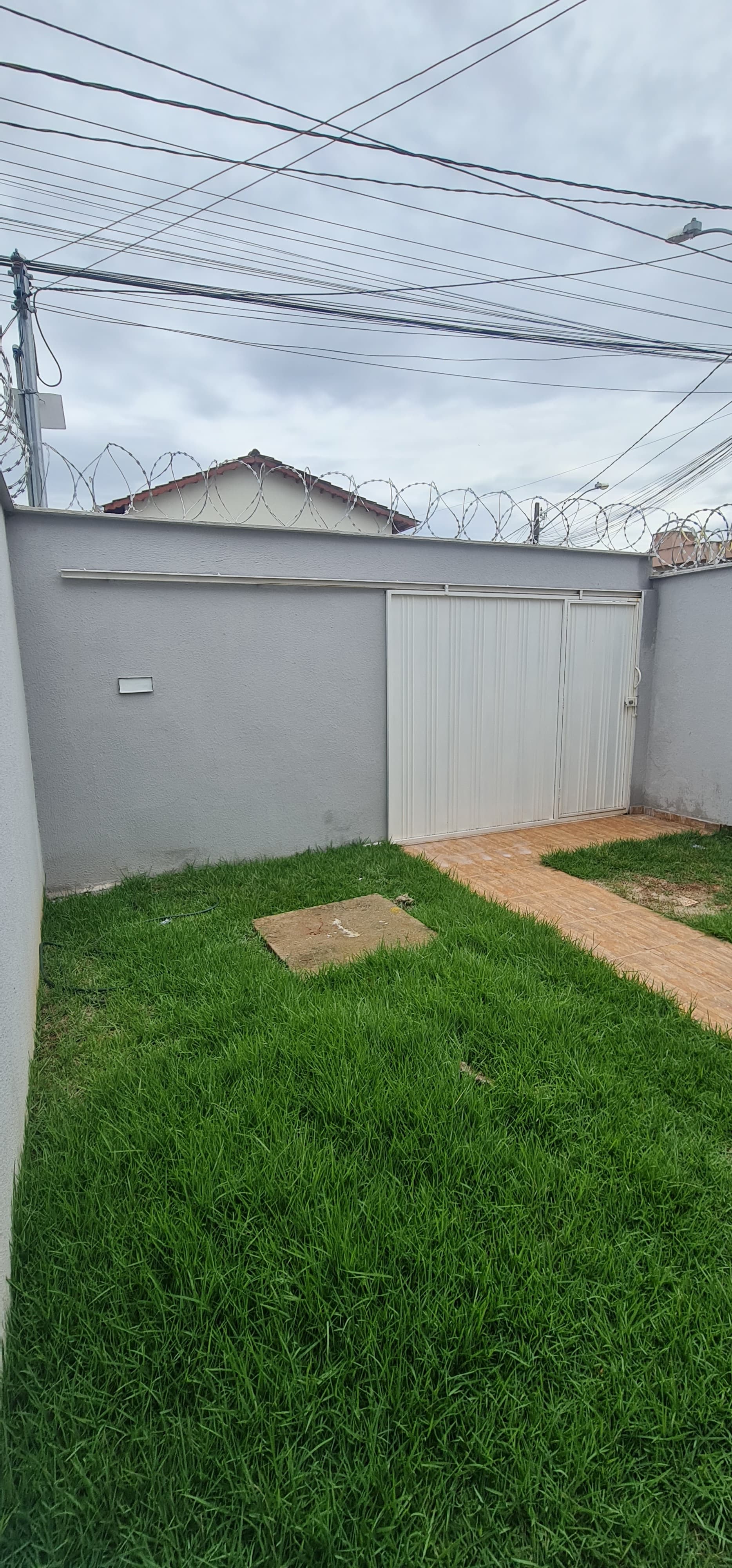 Imóvel novo no Parque Tremendão.