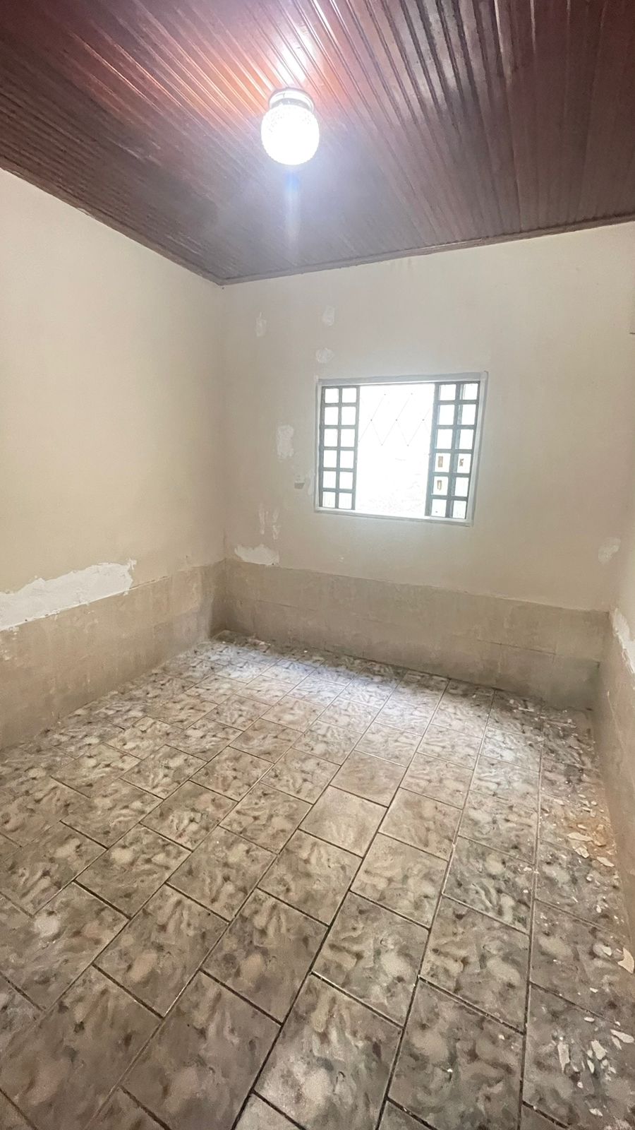 IMÓVEL LOCALIZADO NO SETOR DOS FUNCIONÁRIOS!