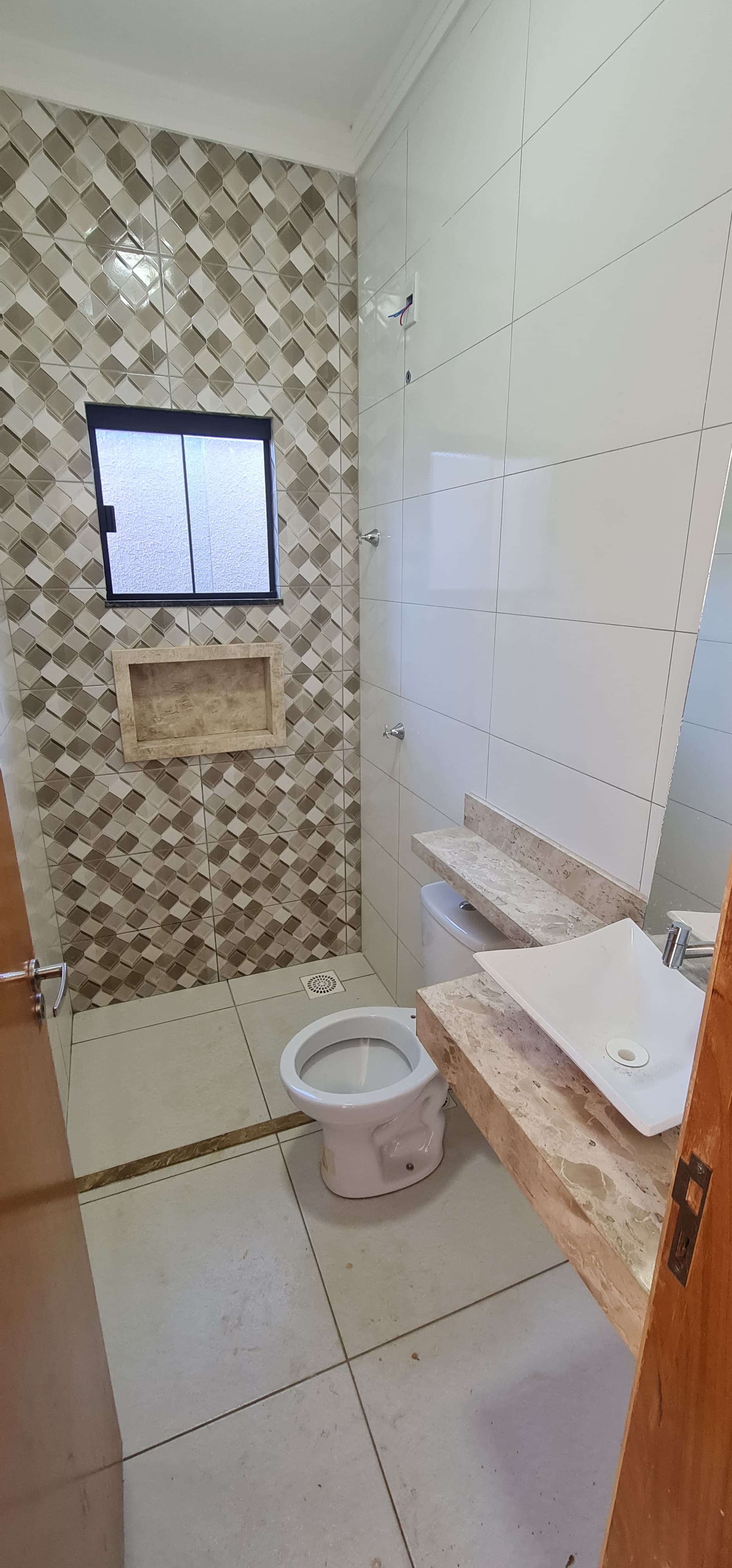Imóvel Novo à Venda: Elegância e Conforto em um Só Lugar!