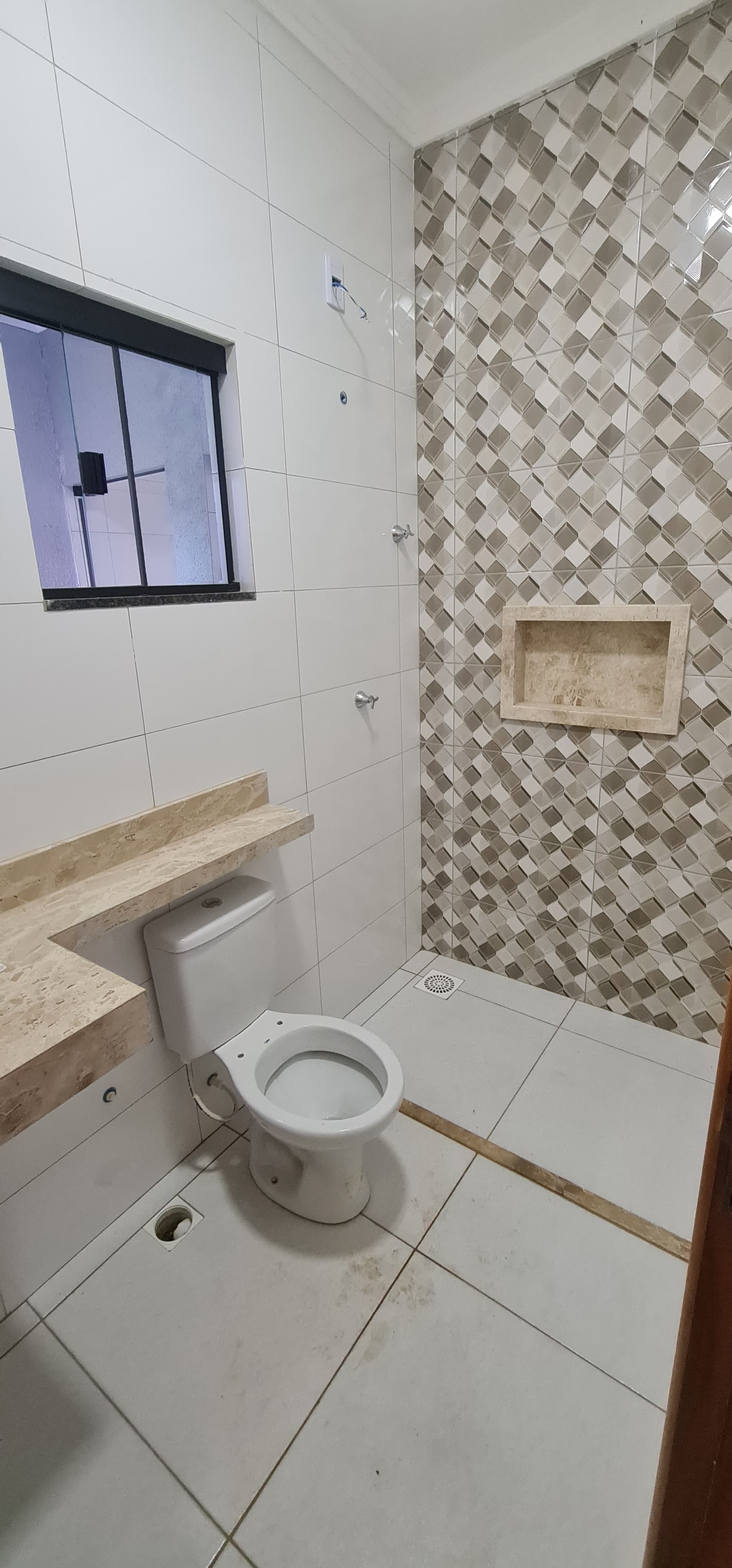 Imóvel Novo à Venda: Elegância e Conforto em um Só Lugar!