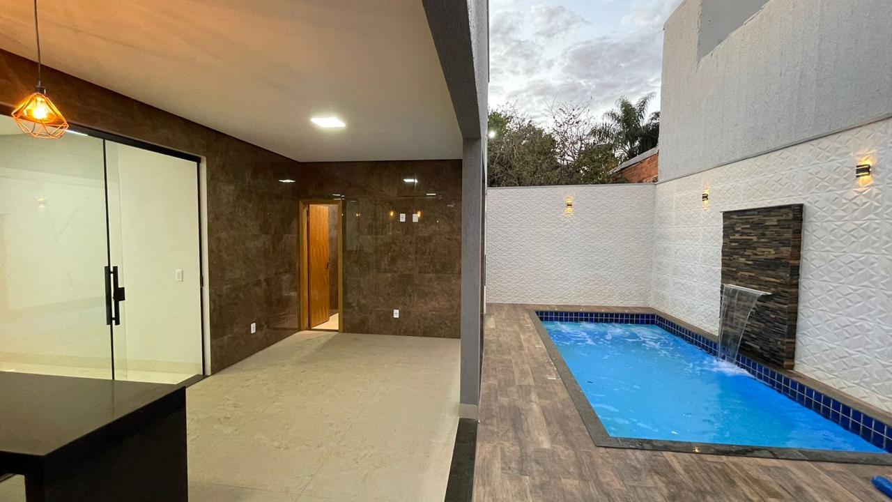 IMÓVEL DE ALTO PADRÃO DISPONÍVEL PARA VENDA!