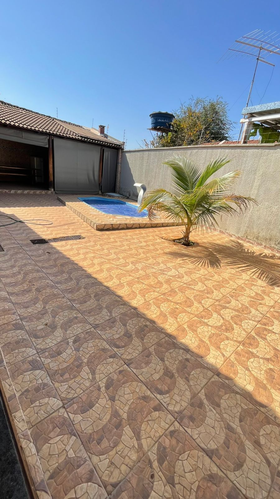 CASA PROXIMO A FEIRA DE DOMINGO - BALNEARIO