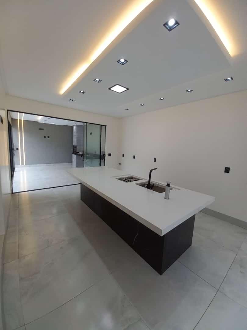 Oportunidade Imperdível: Luxuosa Casa com 3 Suítes e Área de Lazer Próxima ao Passeio das Águas!