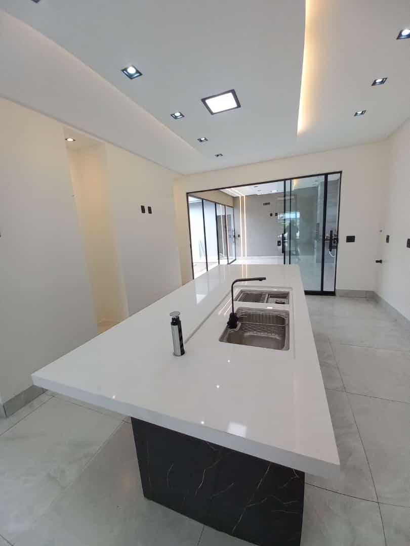 Oportunidade Imperdível: Luxuosa Casa com 3 Suítes e Área de Lazer Próxima ao Passeio das Águas!