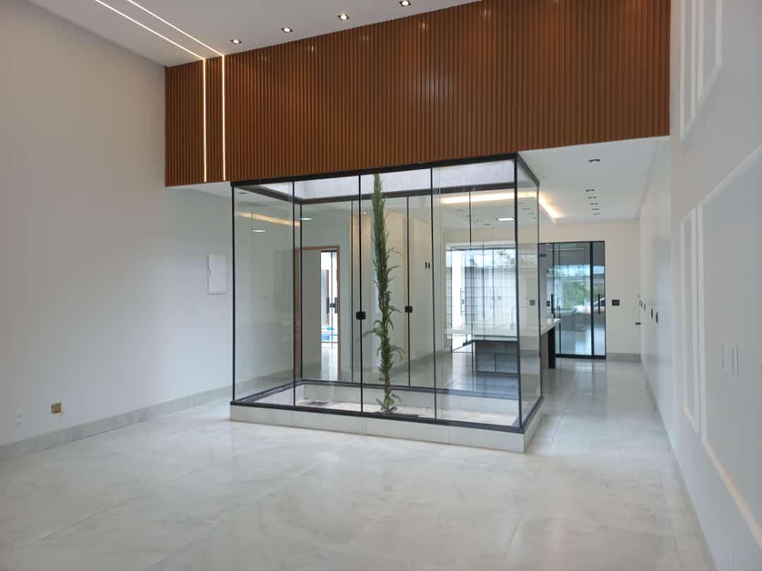 Oportunidade Imperdível: Luxuosa Casa com 3 Suítes e Área de Lazer Próxima ao Passeio das Águas!