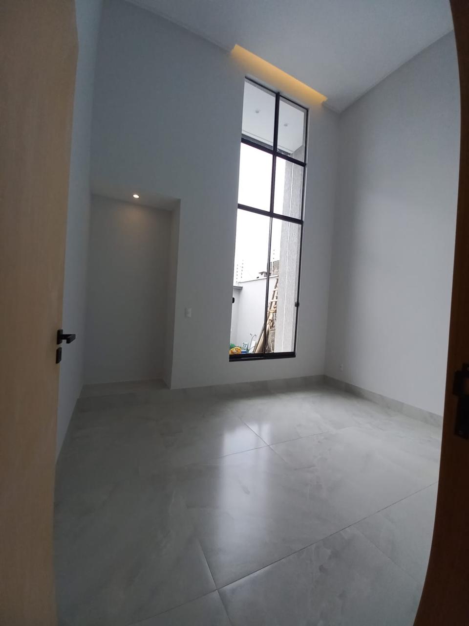 Oportunidade Imperdível: Luxuosa Casa com 3 Suítes e Área de Lazer Próxima ao Passeio das Águas!