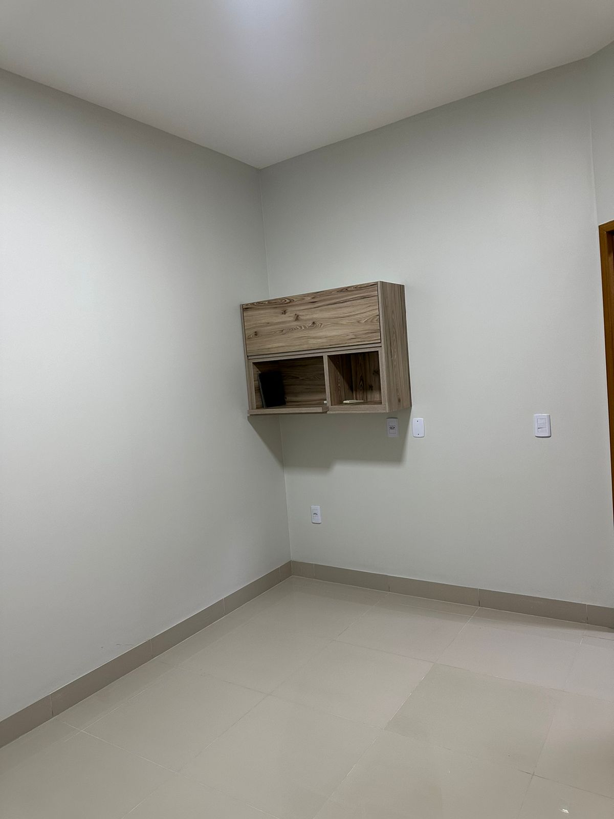 Casa Moderna com 3 Quartos, Suíte e Área Gourmet - Climatizada e Segura!