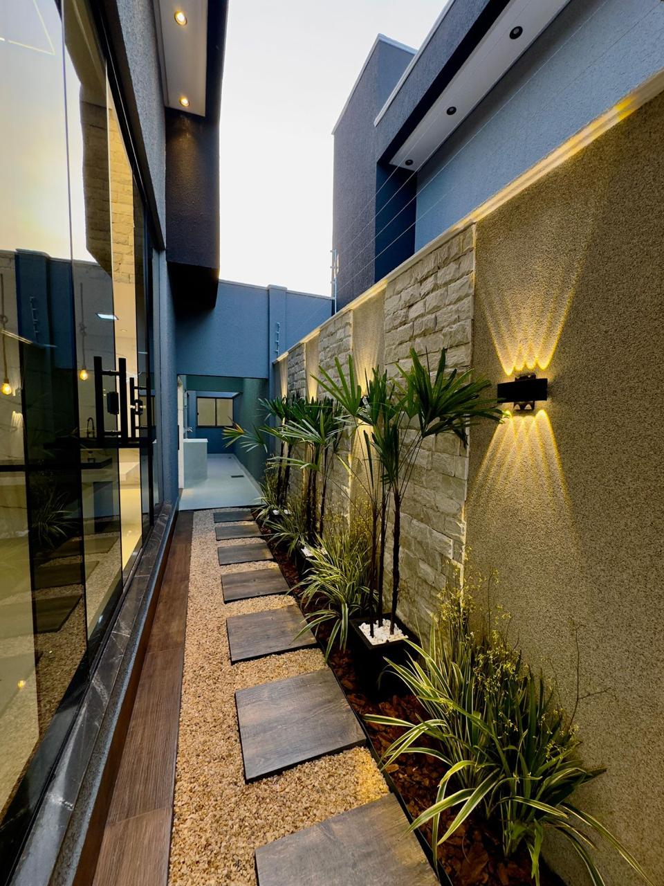Elegância e Conforto. Casa de 3 Quartos no Jardim Balneário Meia Ponte!