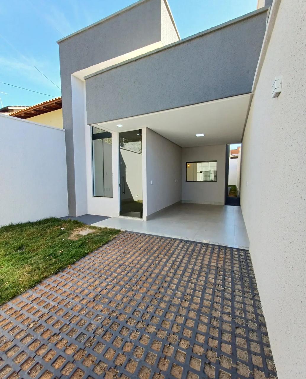 Casa dos Seus Sonhos: 3 Quartos, Pé Direito Duplo e Área Gourmet!