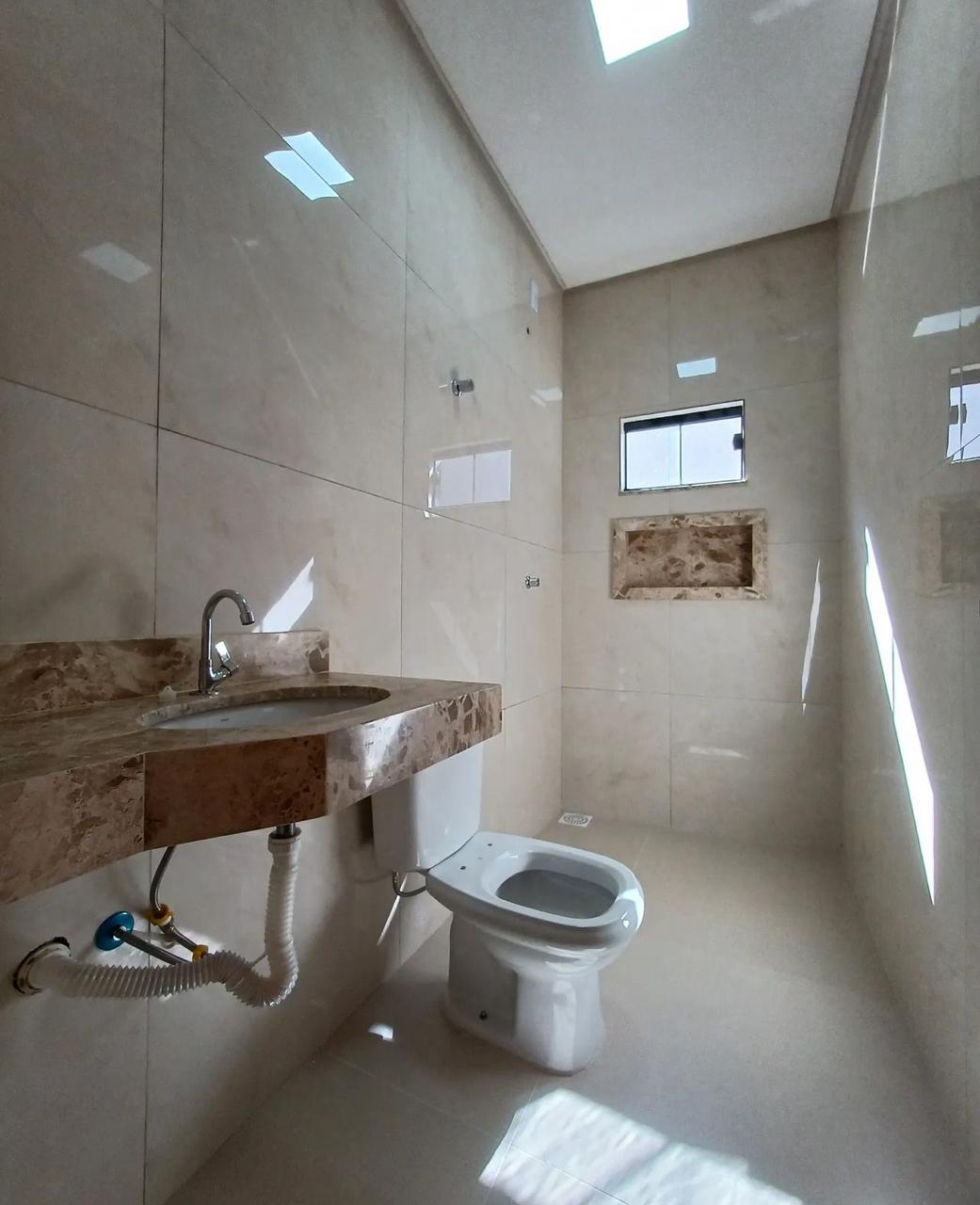 Casa dos Seus Sonhos: 3 Quartos, Pé Direito Duplo e Área Gourmet!