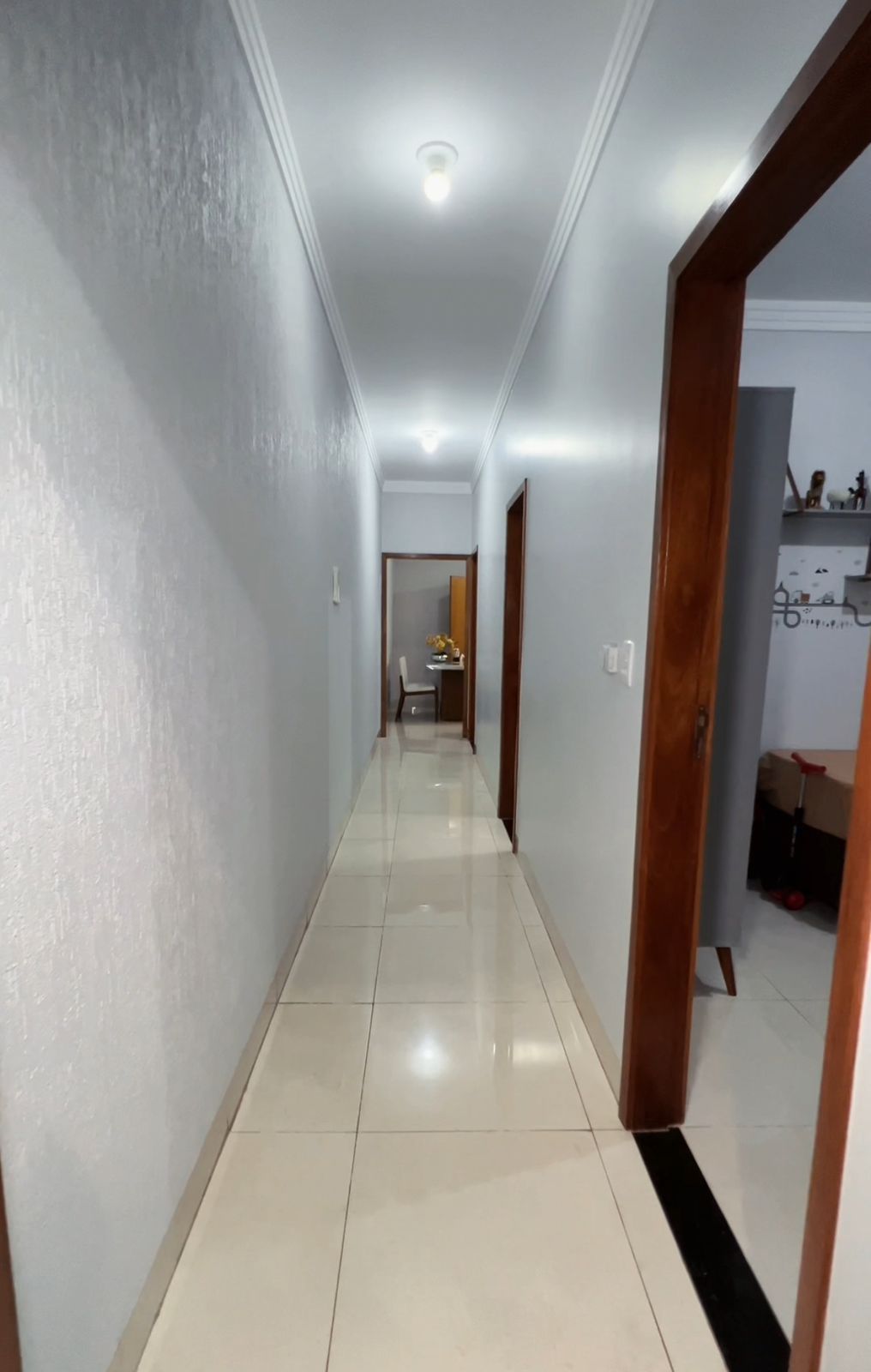 Casa dos Sonhos no Jardim Fonte Nova: 3 Quartos com Suíte e Vista para o Parque!