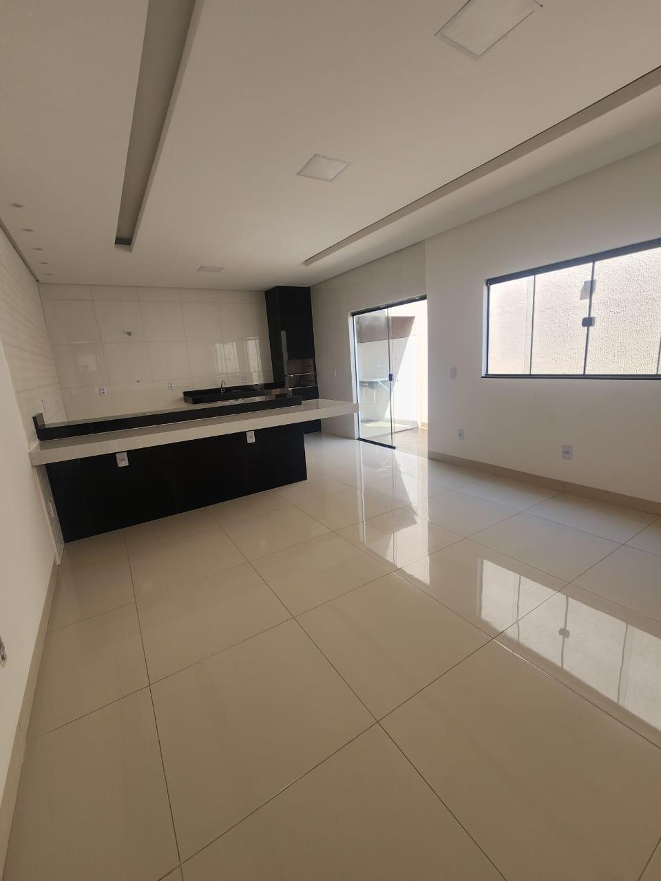 Casa Elegante de 3 Quartos com Suíte, Pé Direito Alto e Acabamento Sofisticado – Oportunidade no Setor Alice Barbosa!