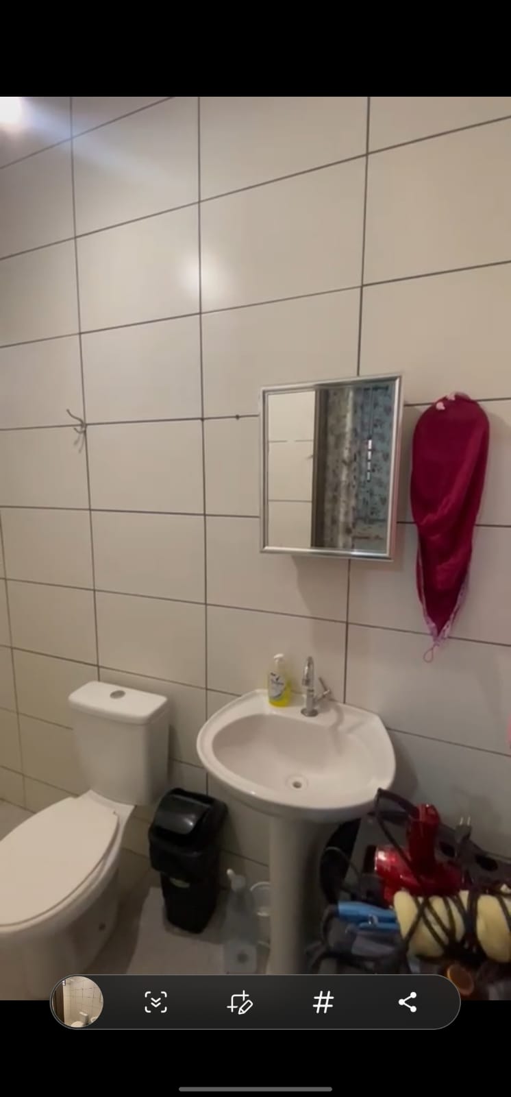 Ótima Oportunidade! Casa com 2 Quartos + Barracão Novo nos Fundos!
