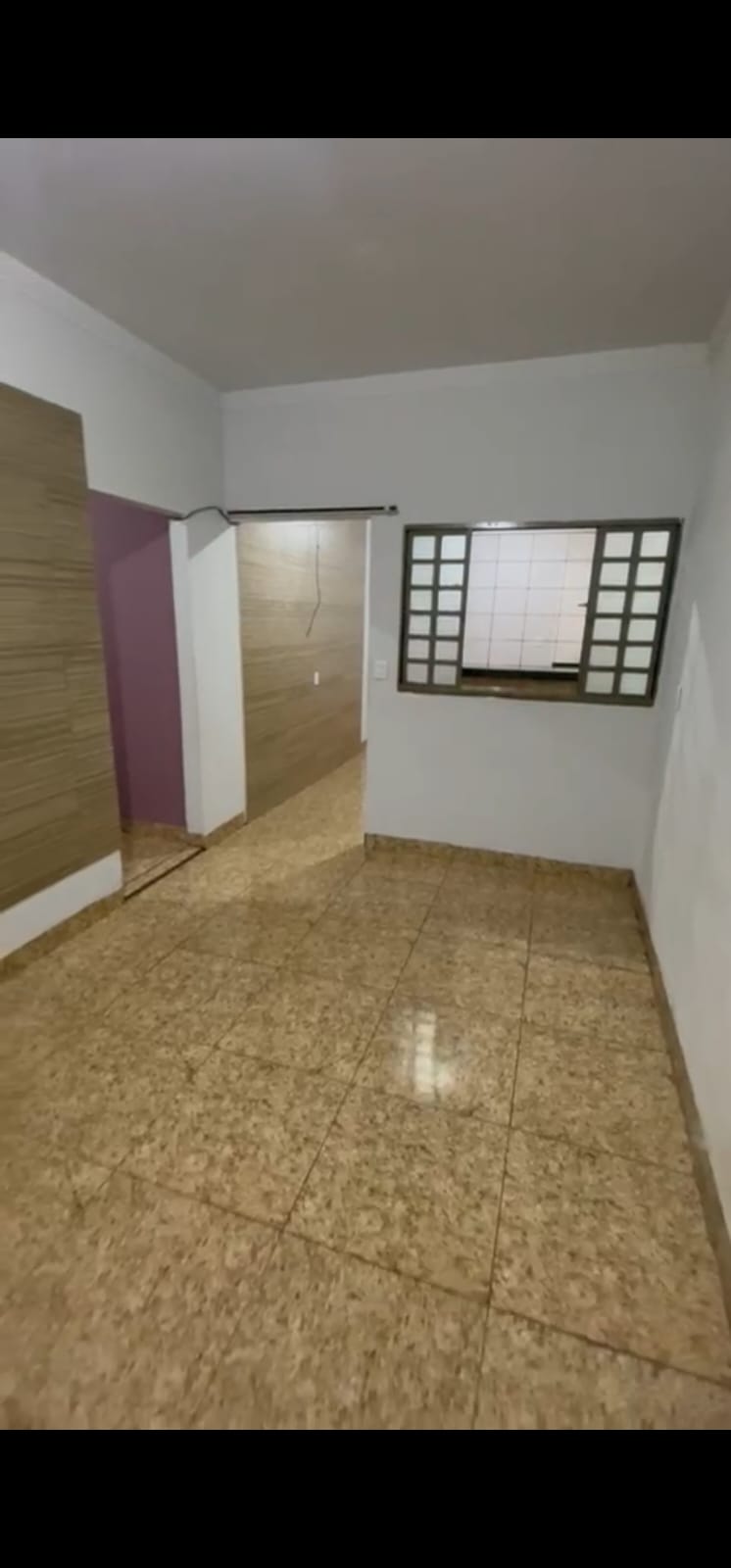 Ótima Oportunidade! Casa com 2 Quartos + Barracão Novo nos Fundos!
