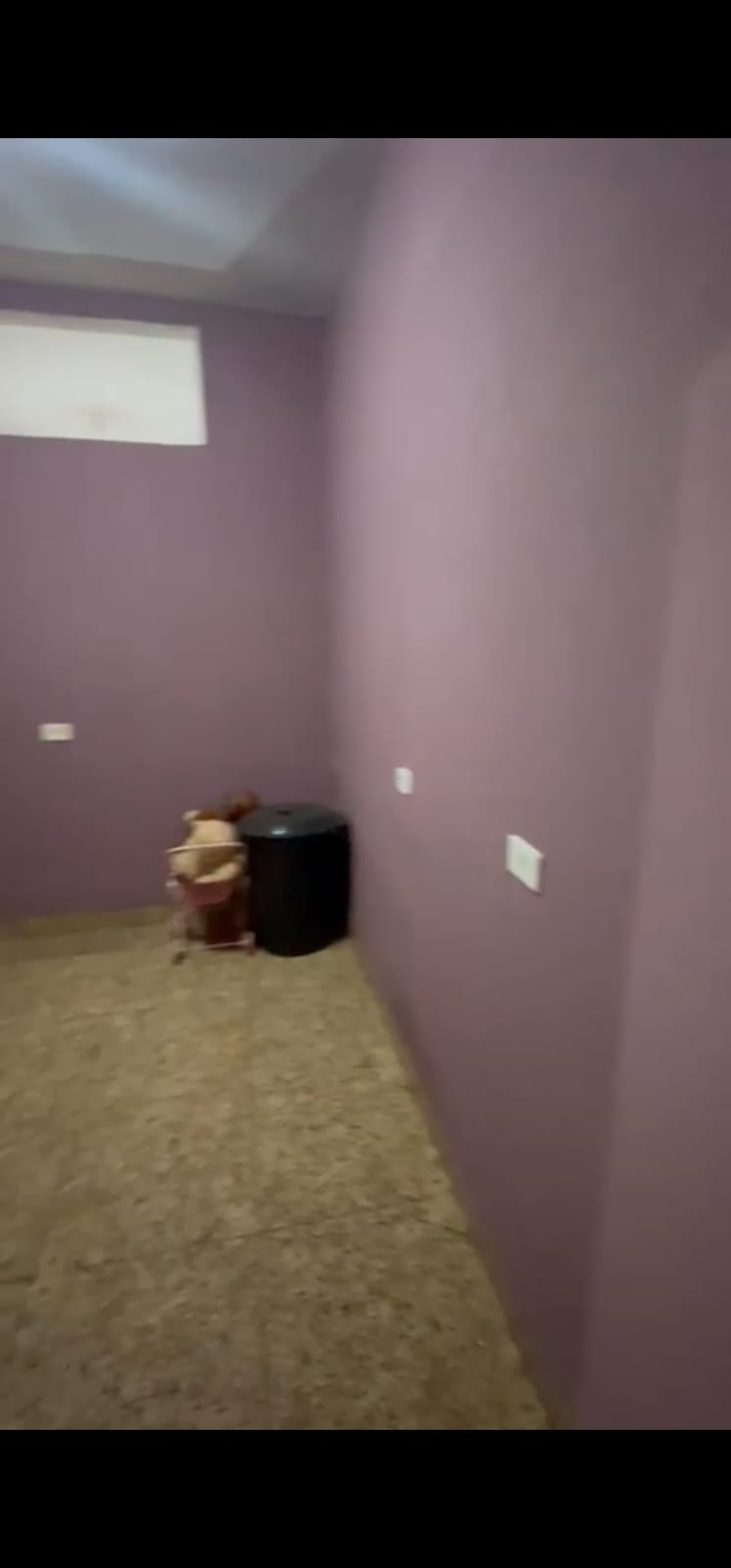 Ótima Oportunidade! Casa com 2 Quartos + Barracão Novo nos Fundos!