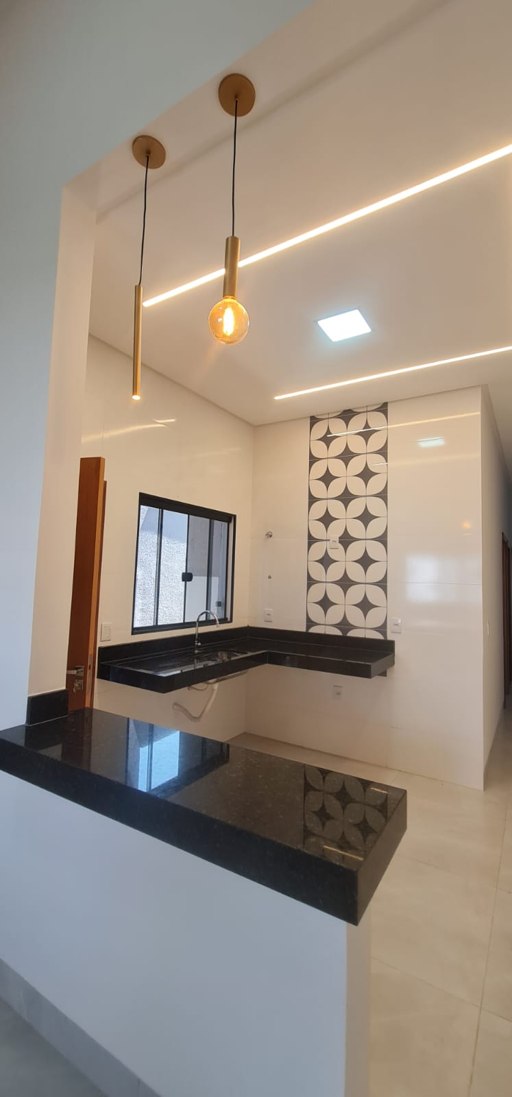 Casa Moderna e Completa com 3 Quartos, Suíte e Área Gourmet por R$390.000 – Conforto e Estilo em Cada Detalhe!