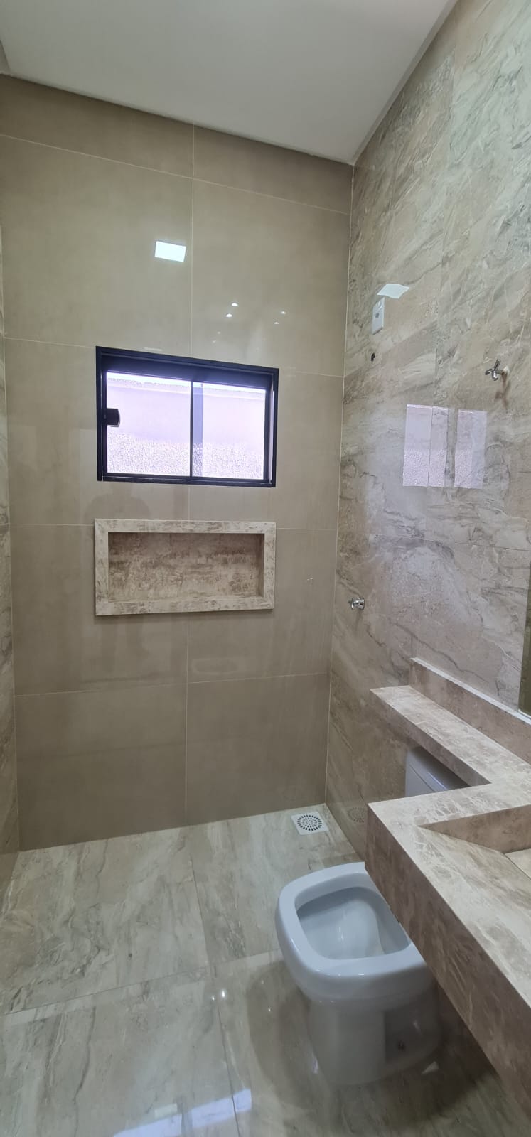 Casa Moderna e Completa com 3 Quartos, Suíte e Área Gourmet por R$390.000 – Conforto e Estilo em Cada Detalhe!