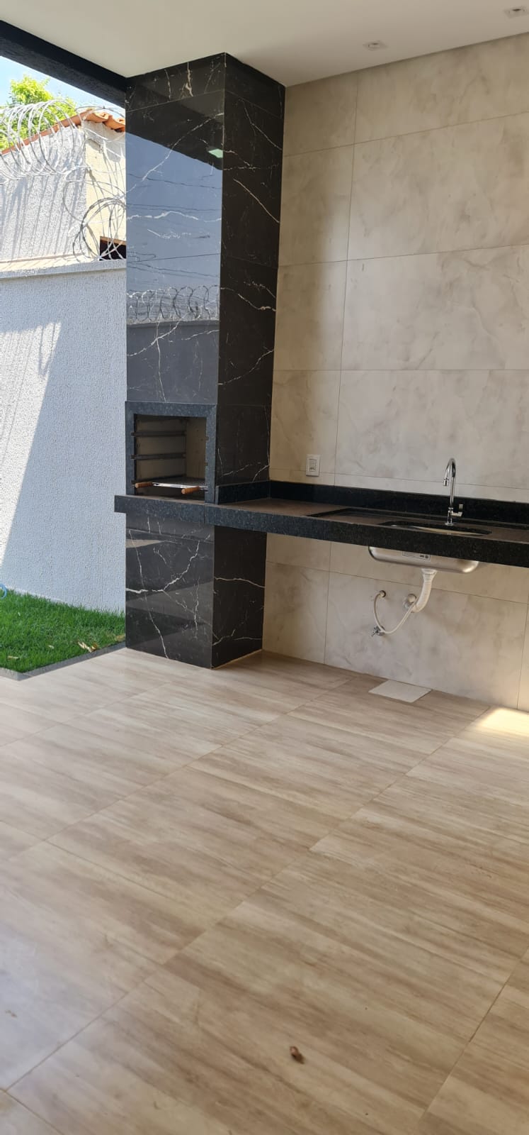 Casa Moderna e Completa com 3 Quartos, Suíte e Área Gourmet por R$390.000 – Conforto e Estilo em Cada Detalhe!