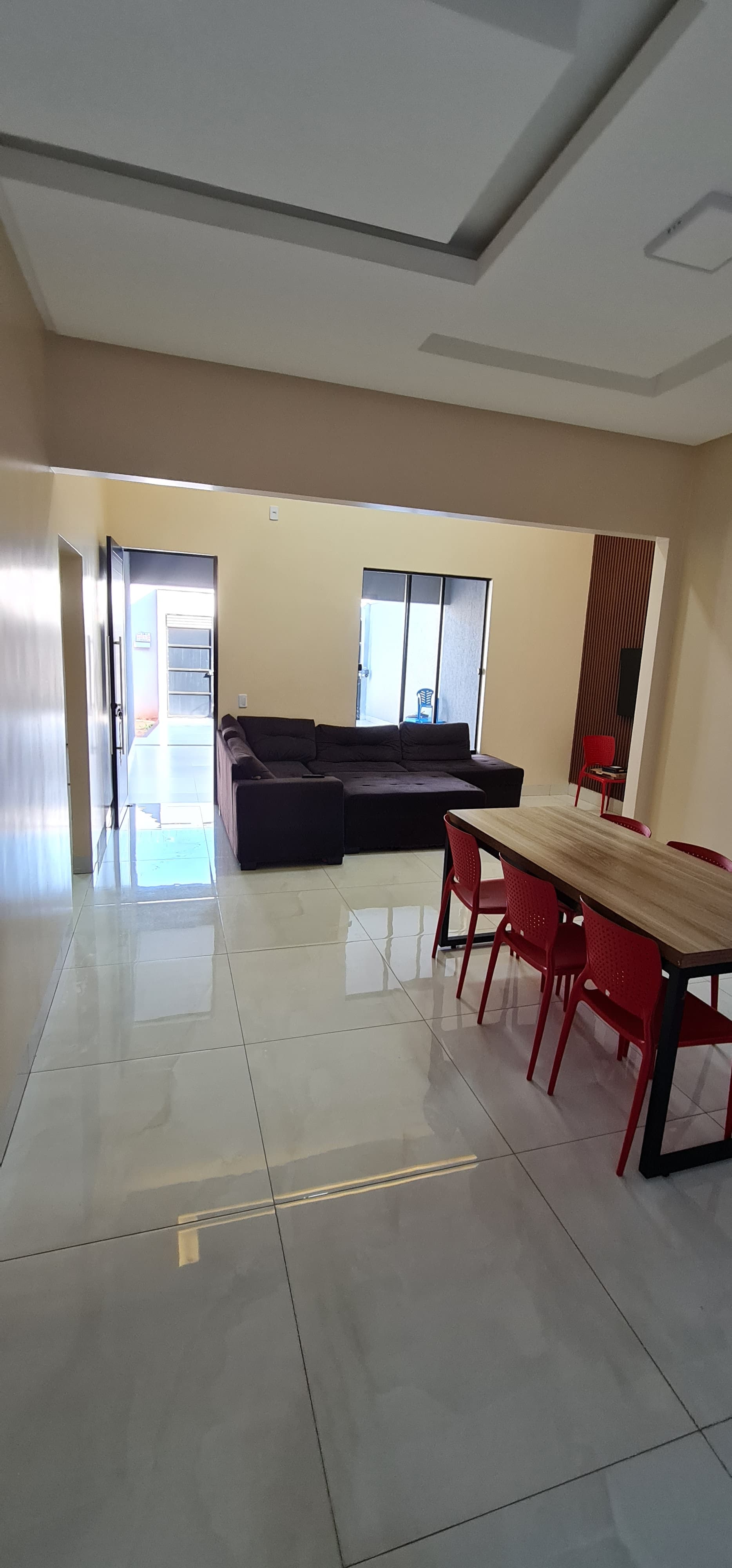 Casa nova à Venda – 3 Quartos, 1 Suíte, Design Moderno