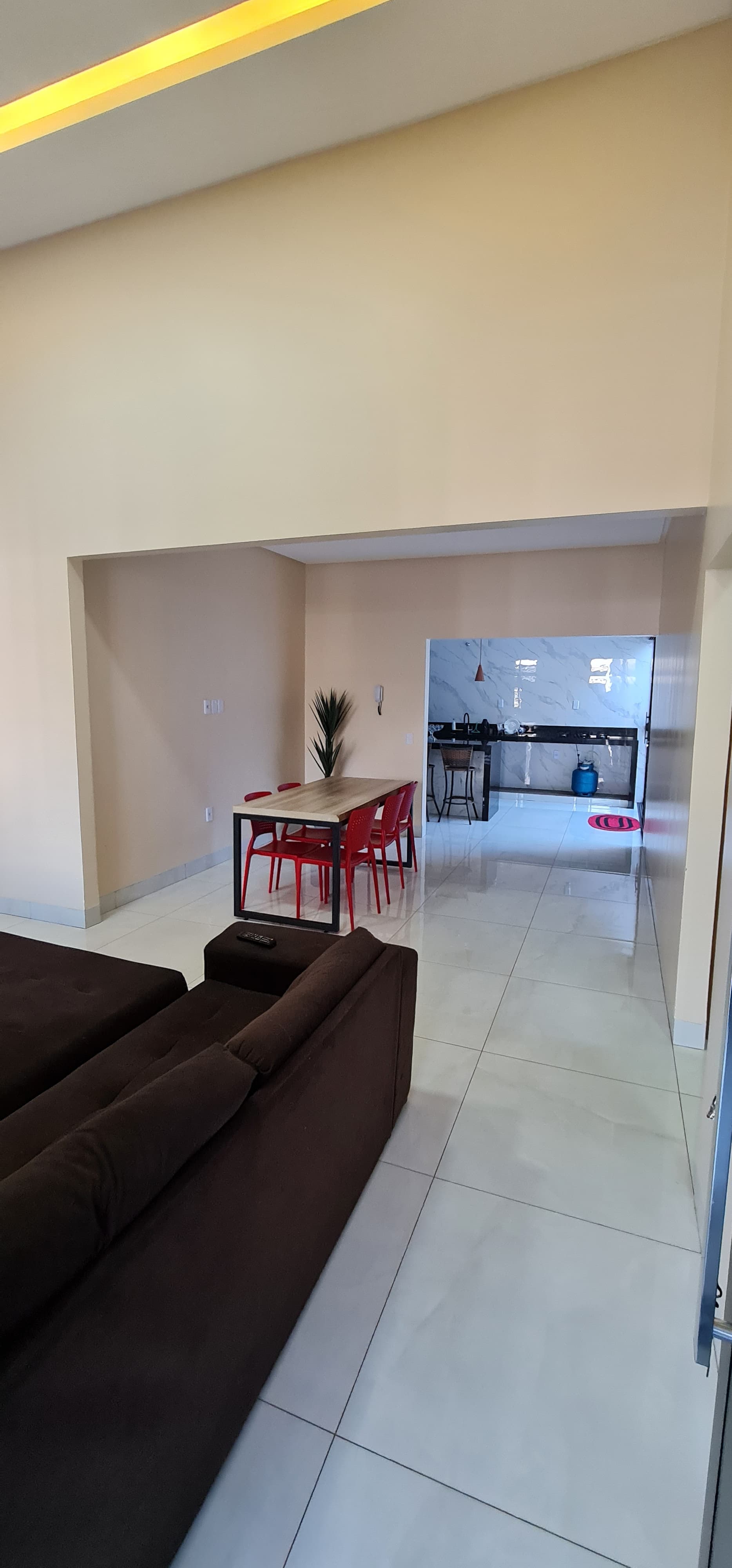 Casa nova à Venda – 3 Quartos, 1 Suíte, Design Moderno